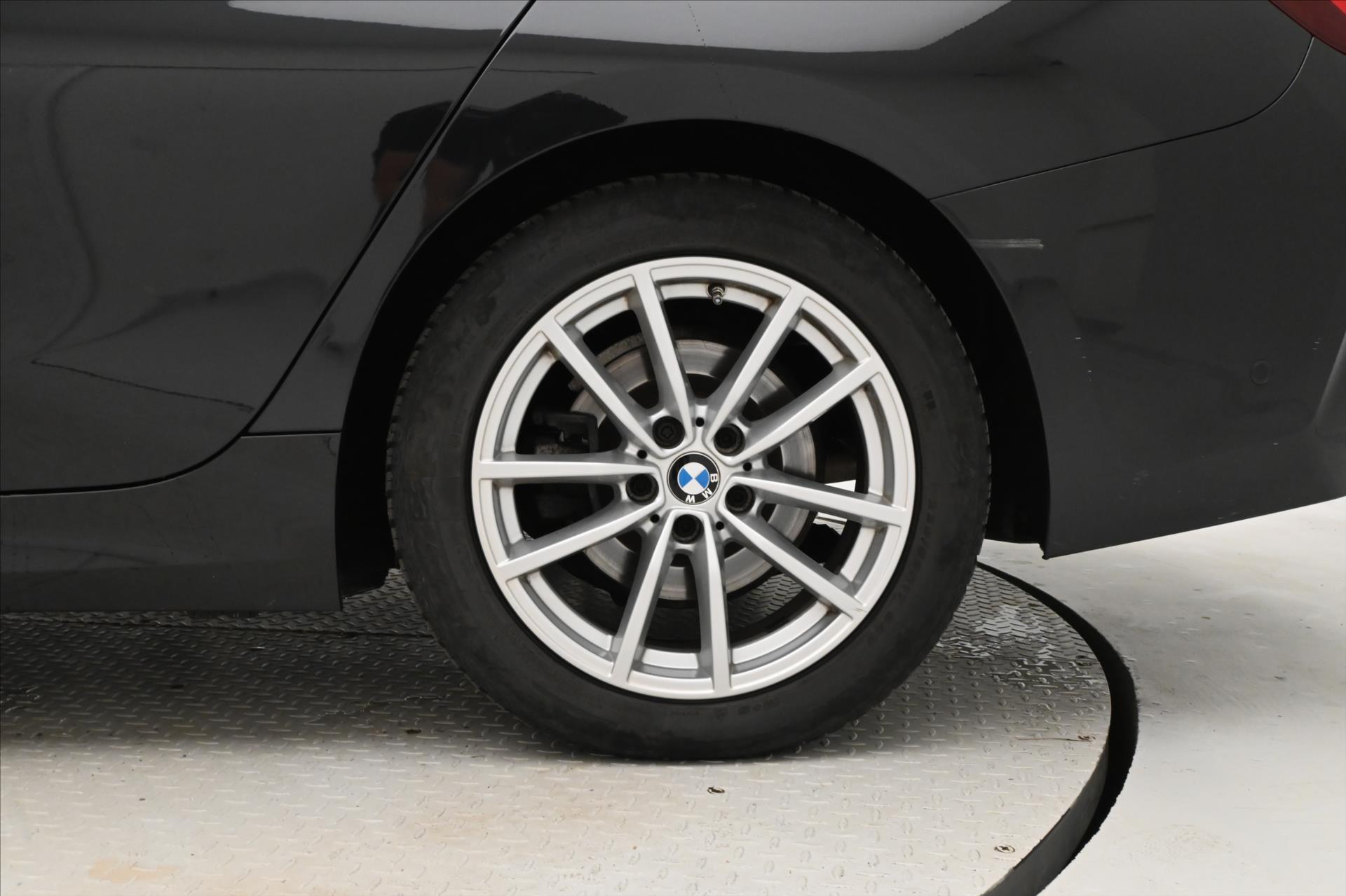 Hlavní fotografie vozu BMW Řada 3 2,0 318d Facelift Záruka až 5 let (26)