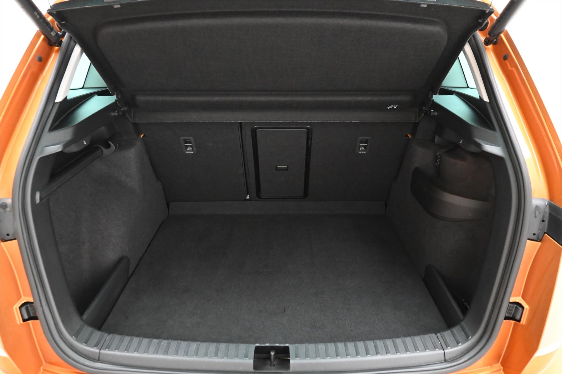 Hlavní fotografie vozu Škoda Karoq 1,5 TSI 110 kW DSG Ambition Záruka až 5 let (10)