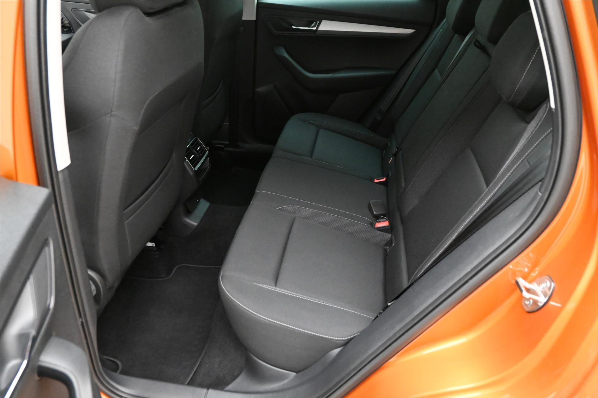 Hlavní fotografie vozu Škoda Karoq 1,5 TSI 110 kW DSG Ambition Záruka až 5 let (14)
