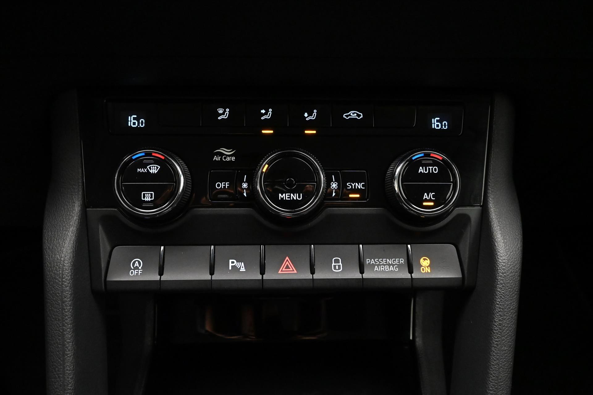 Hlavní fotografie vozu Škoda Karoq 1,5 TSI 110 kW DSG Ambition Záruka až 5 let (21)