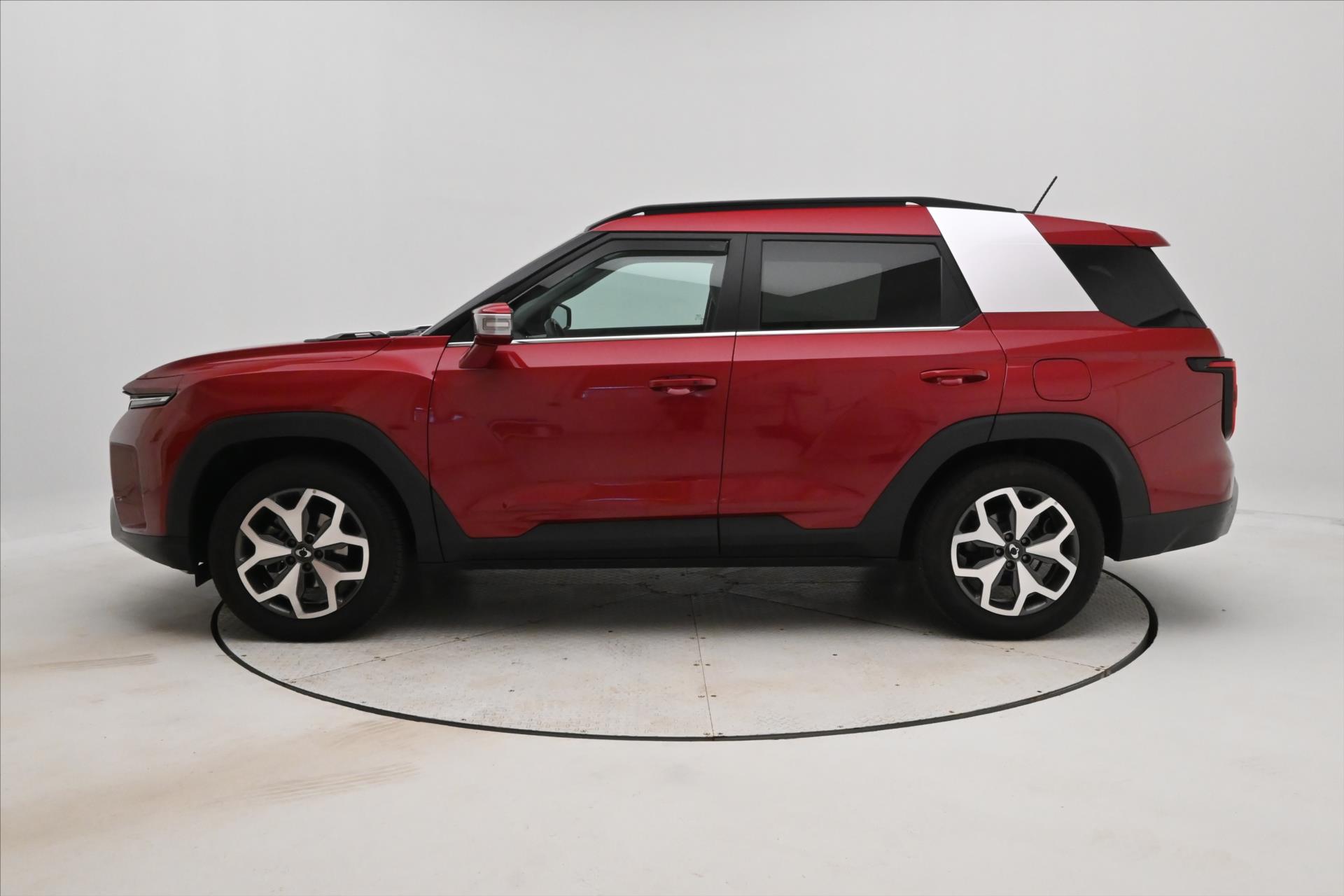 Hlavní fotografie vozu SsangYong Torres 1,5 T-GDI 120kW Automat Záruka až 5 let (8)