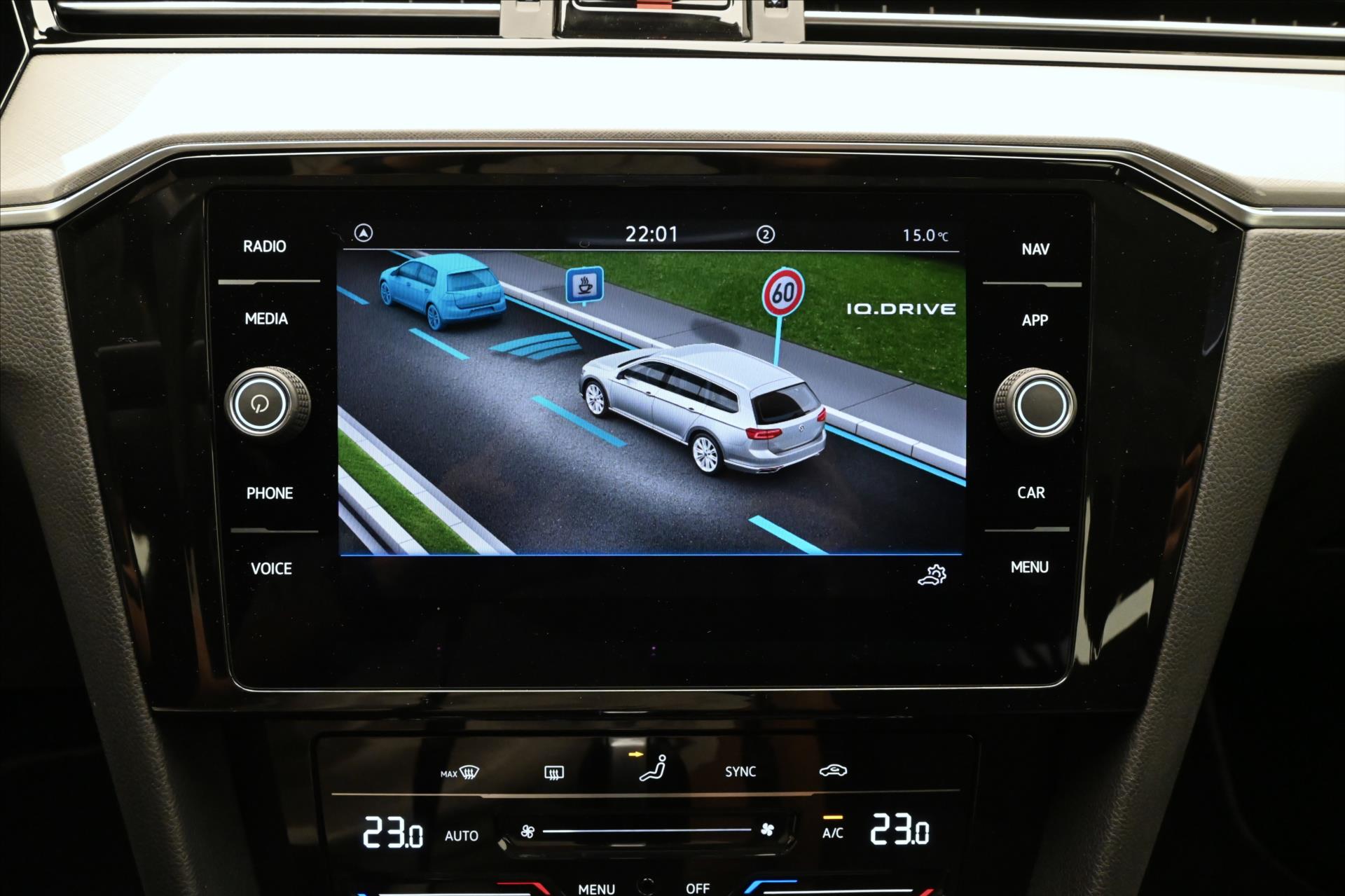Hlavní fotografie vozu Volkswagen Passat 2,0 TDI 110kW DSG Business Záruka až 5 let (16)