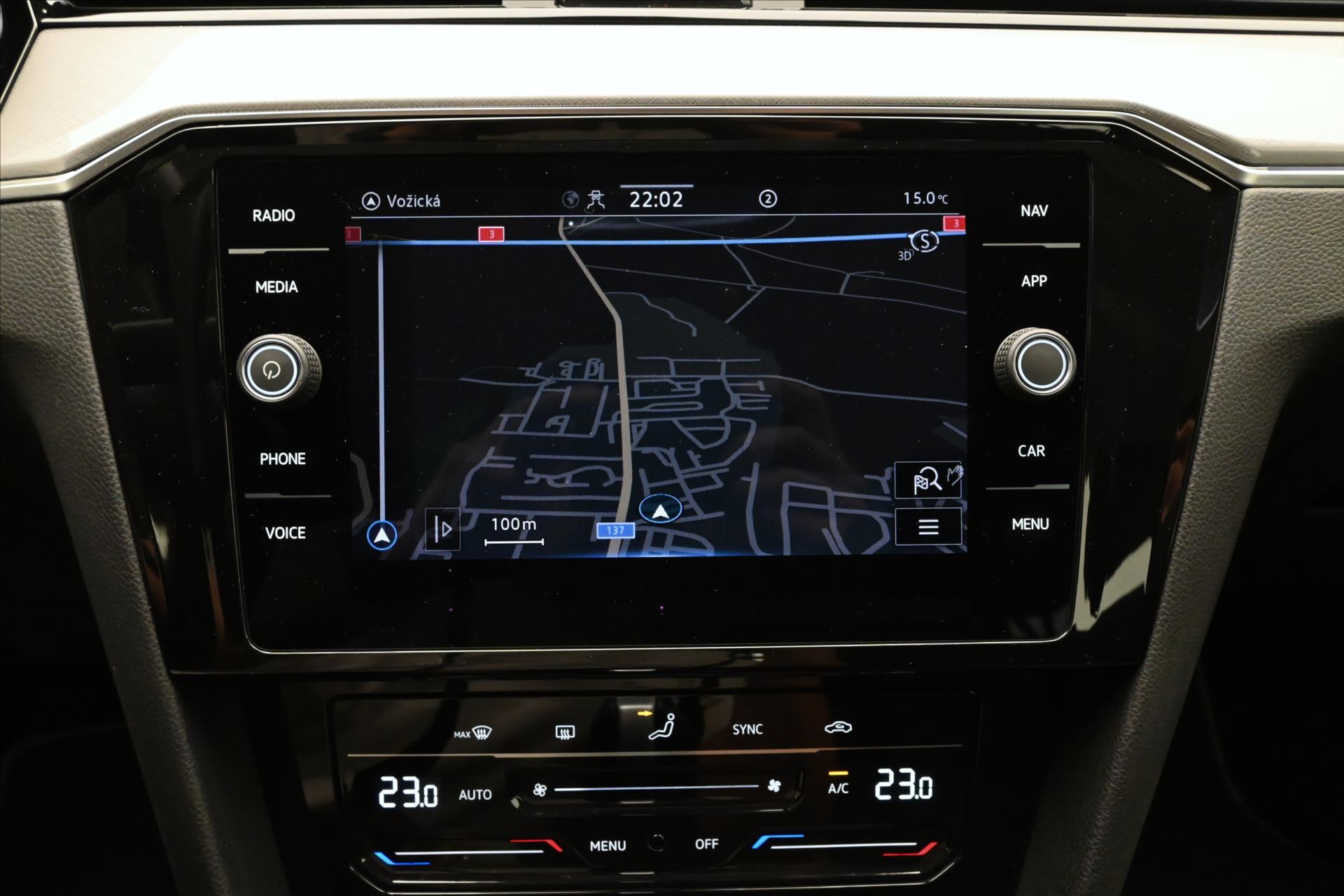 Hlavní fotografie vozu Volkswagen Passat 2,0 TDI 110kW DSG Business Záruka až 5 let (17)