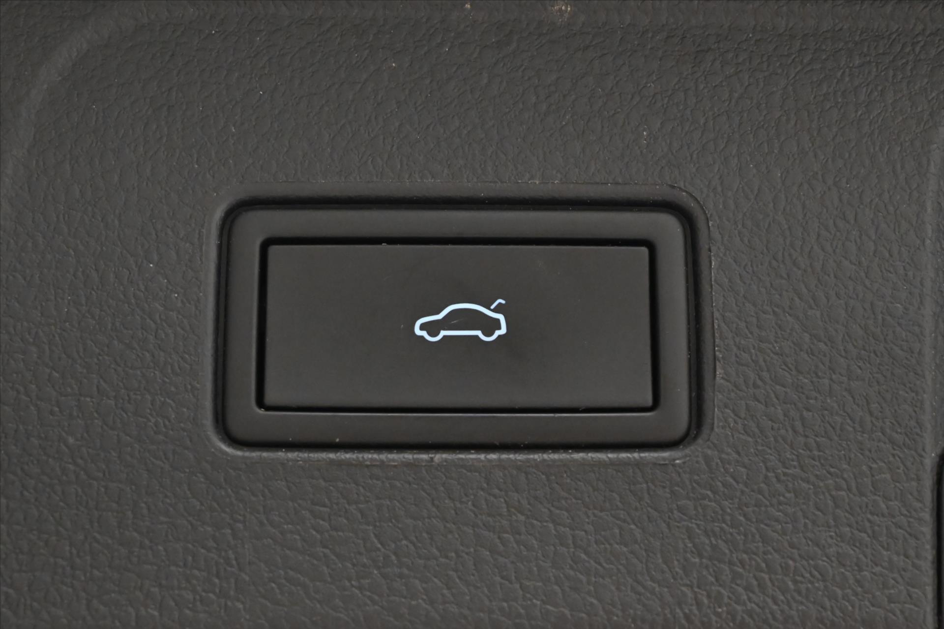 Hlavní fotografie vozu Volkswagen Passat 2,0 TDI 110kW DSG Business Záruka až 5 let (22)