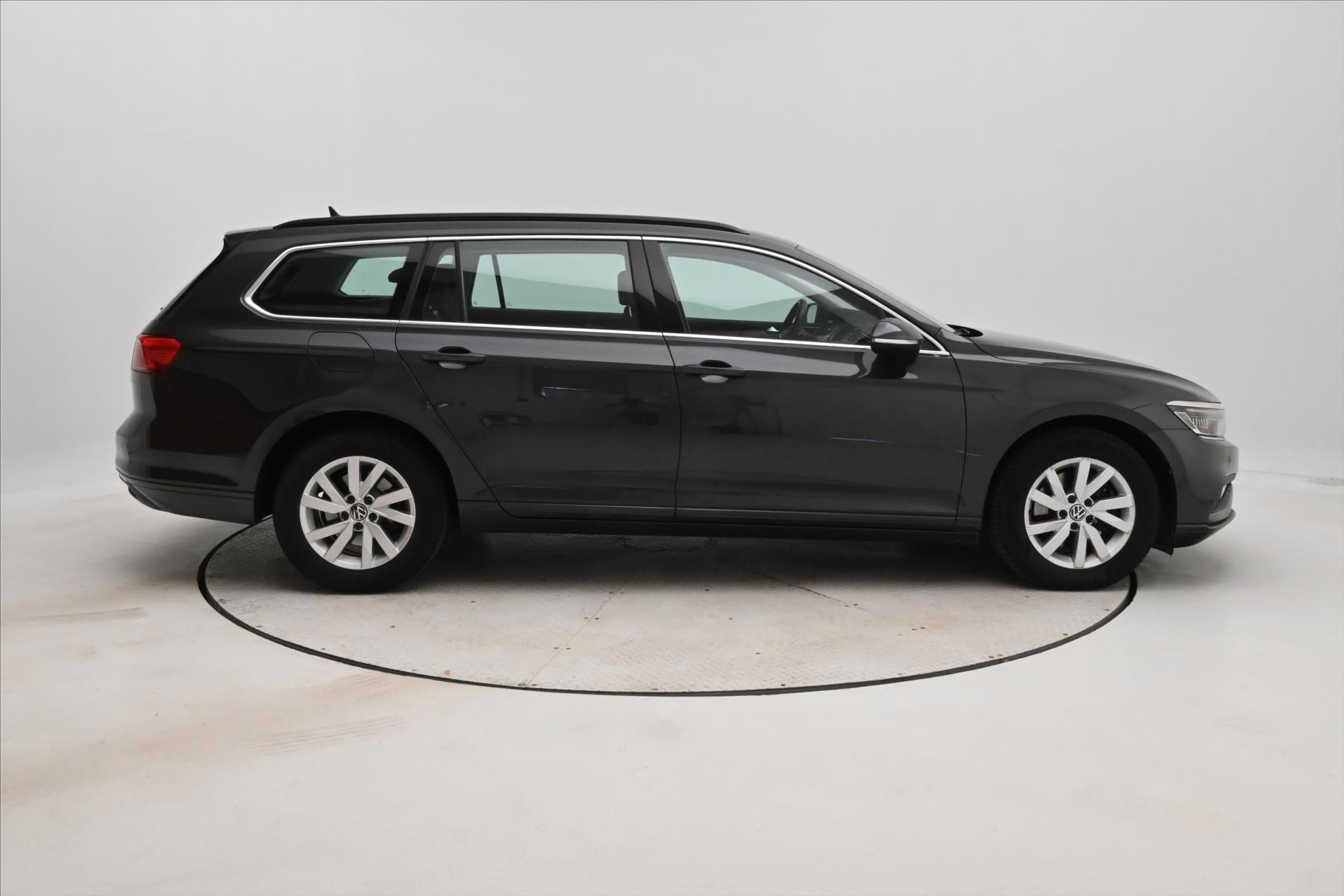 Hlavní fotografie vozu Volkswagen Passat 2,0 TDI 110kW DSG Business Záruka až 5 let (4)