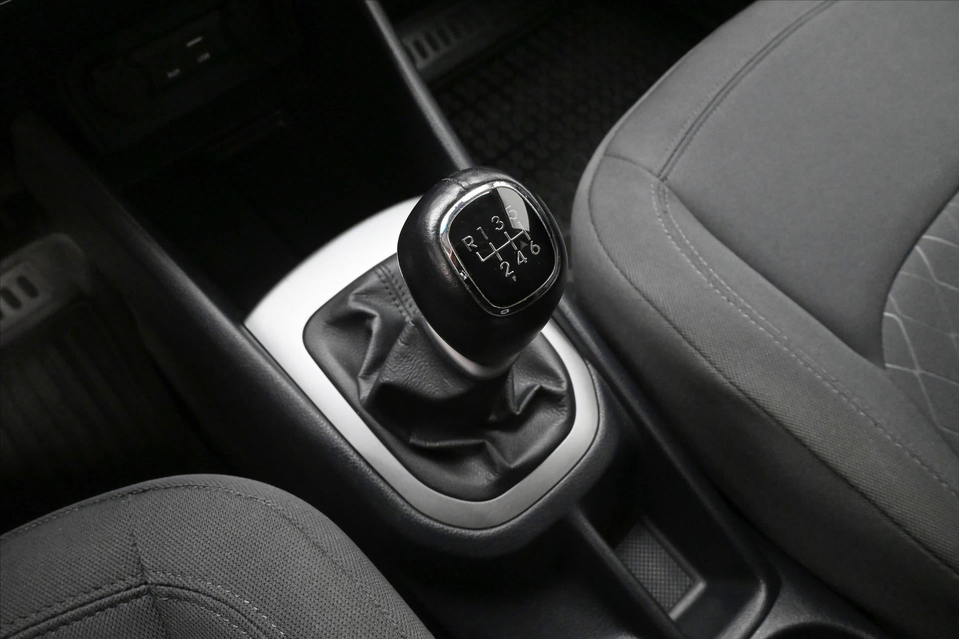 Hlavní fotografie vozu Kia Rio 1,4 CVVT 80kW KLIMA Manuál Záruka až 5 let (21)