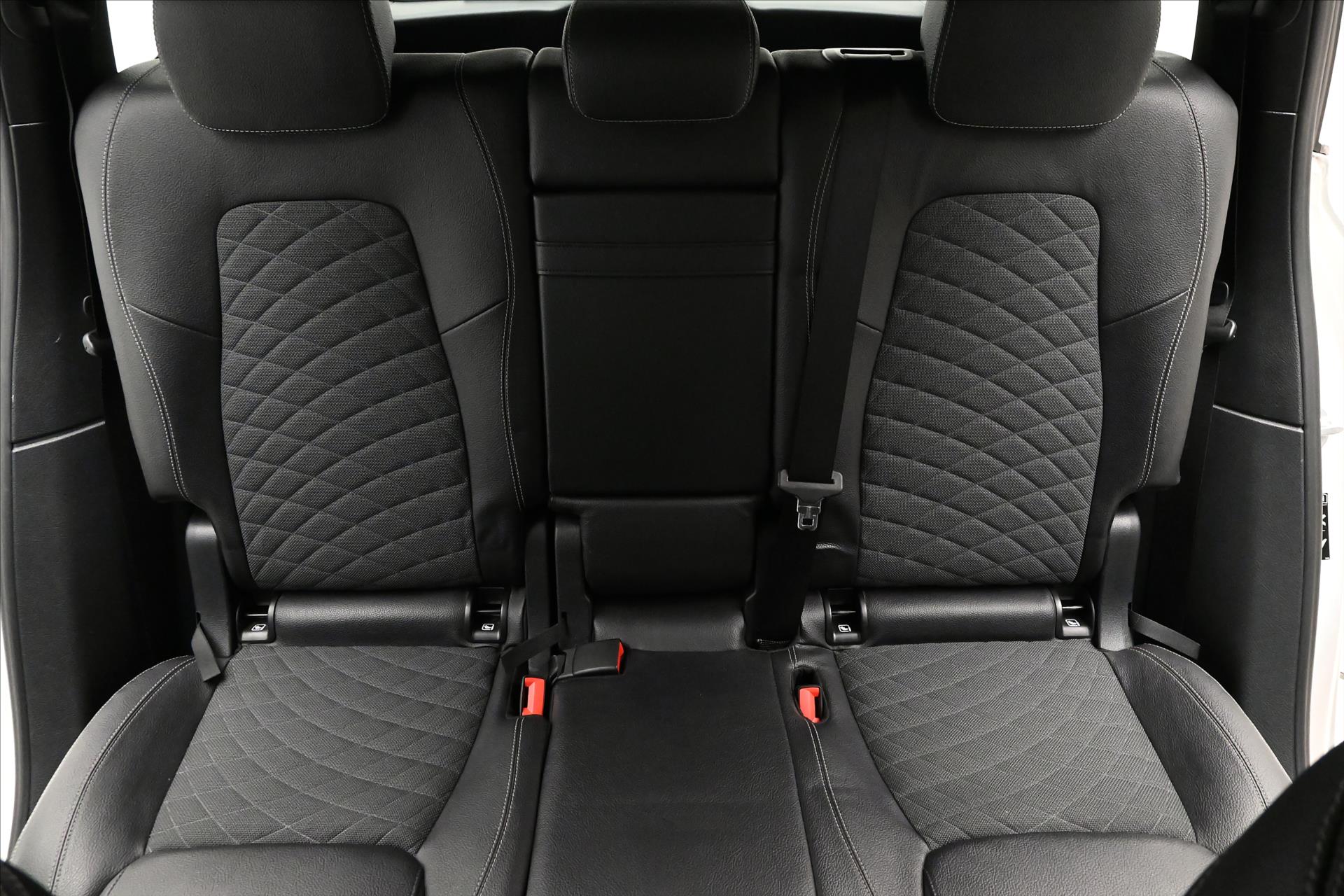 Hlavní fotografie vozu Mercedes-Benz GLB 2,0 220d 140 kW Progressive Edition 4Matic Záruka ža 5 (28)