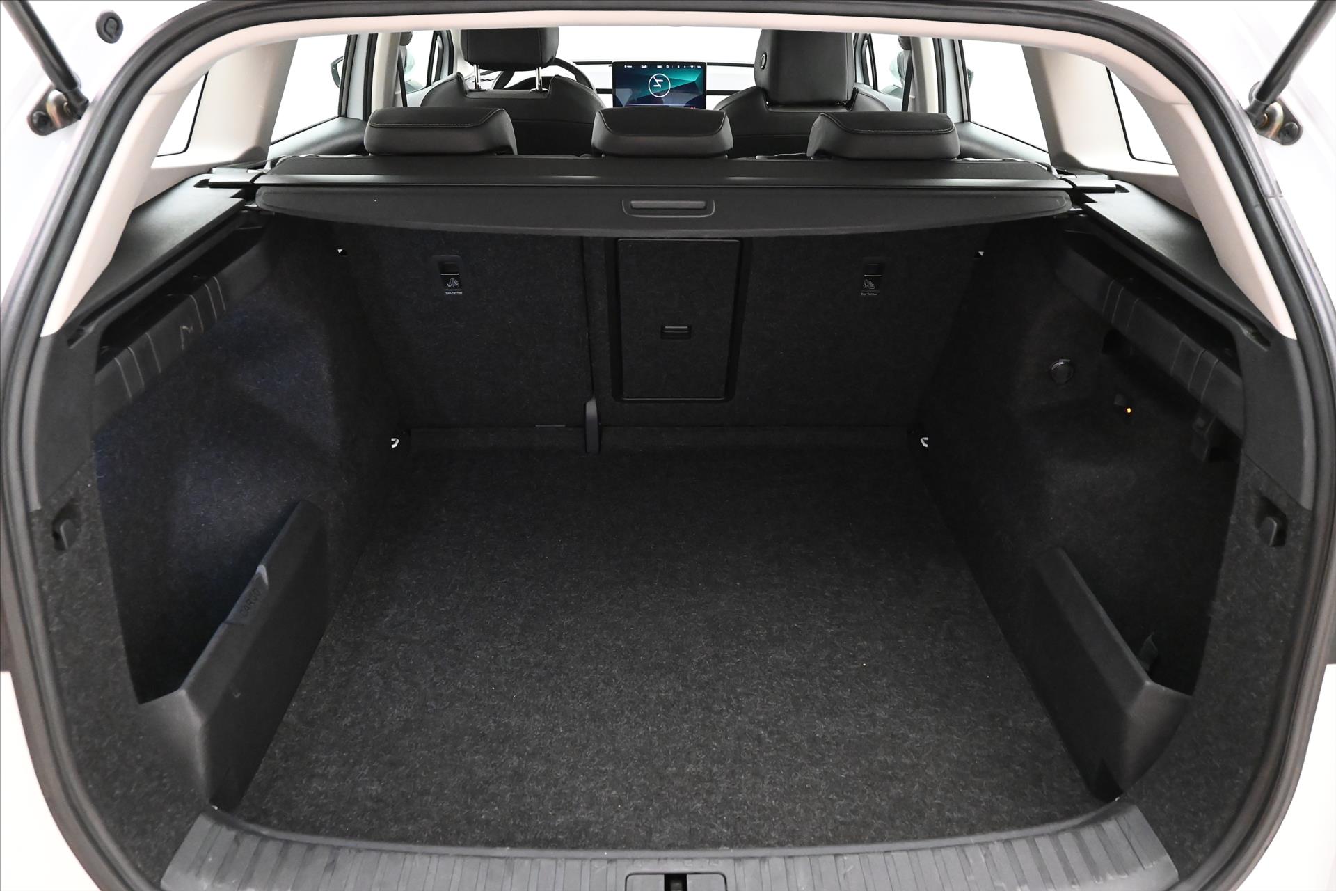 Hlavní fotografie vozu Škoda Enyaq iV 60 132kW SOH 88% Záruka až 3 roky (10)