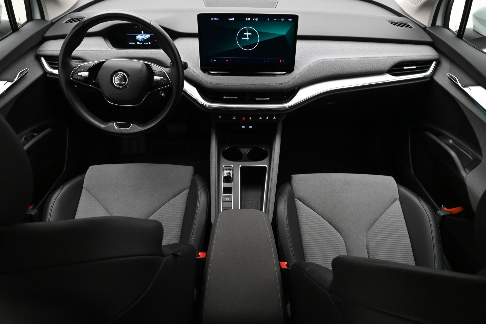 Hlavní fotografie vozu Škoda Enyaq iV 60 132kW SOH 88% Záruka až 3 roky (15)