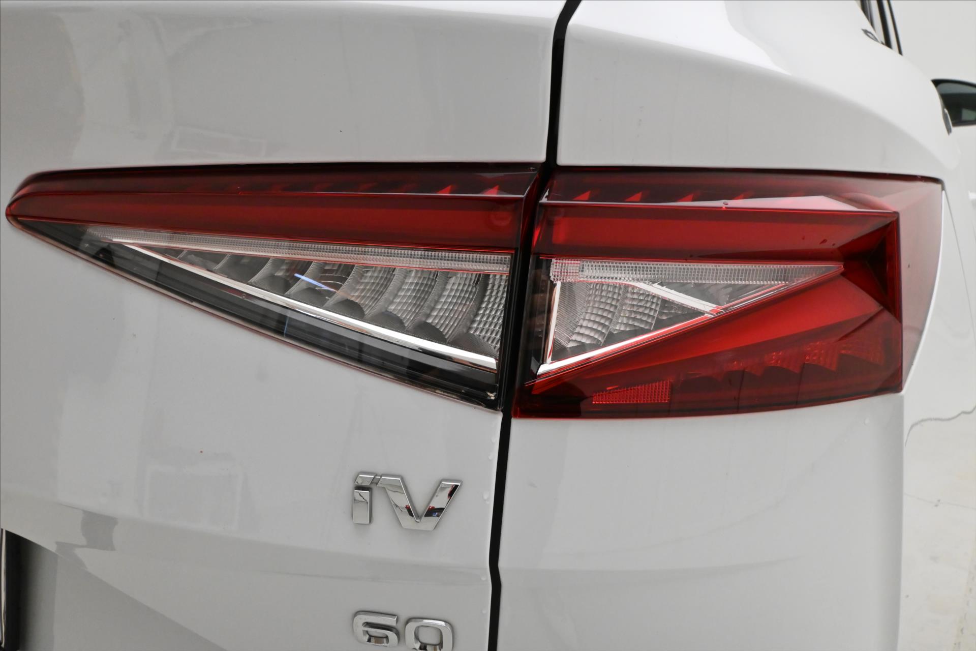 Hlavní fotografie vozu Škoda Enyaq iV 60 132kW SOH 88% Záruka až 3 roky (30)