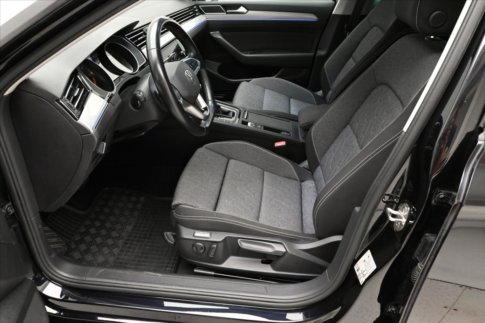 Hlavní fotografie vozu Volkswagen Passat 2,0 TDI 110kW DSG Business Záruka až 5 let (12)