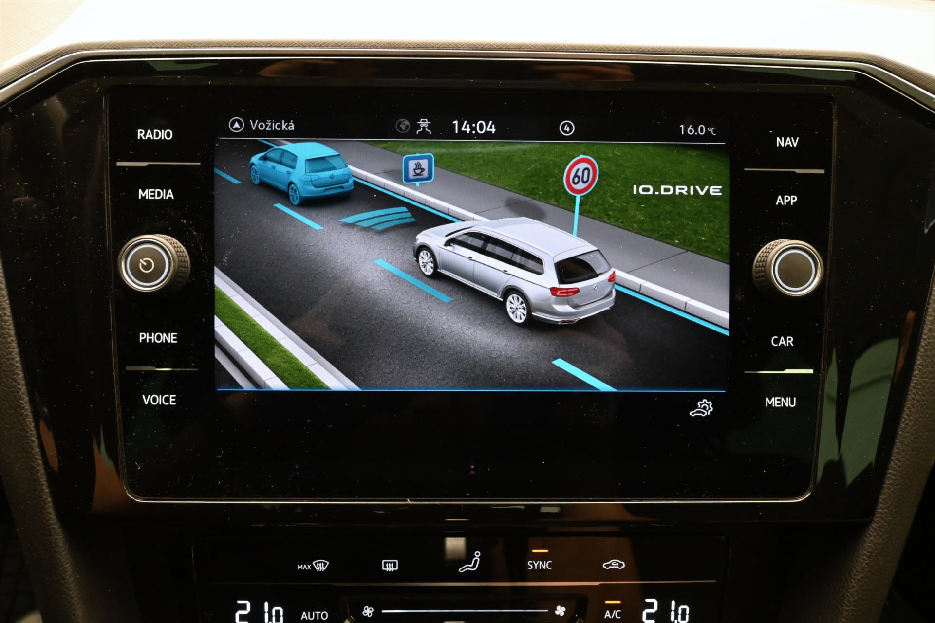 Hlavní fotografie vozu Volkswagen Passat 2,0 TDI 110kW DSG Business Záruka až 5 let (16)