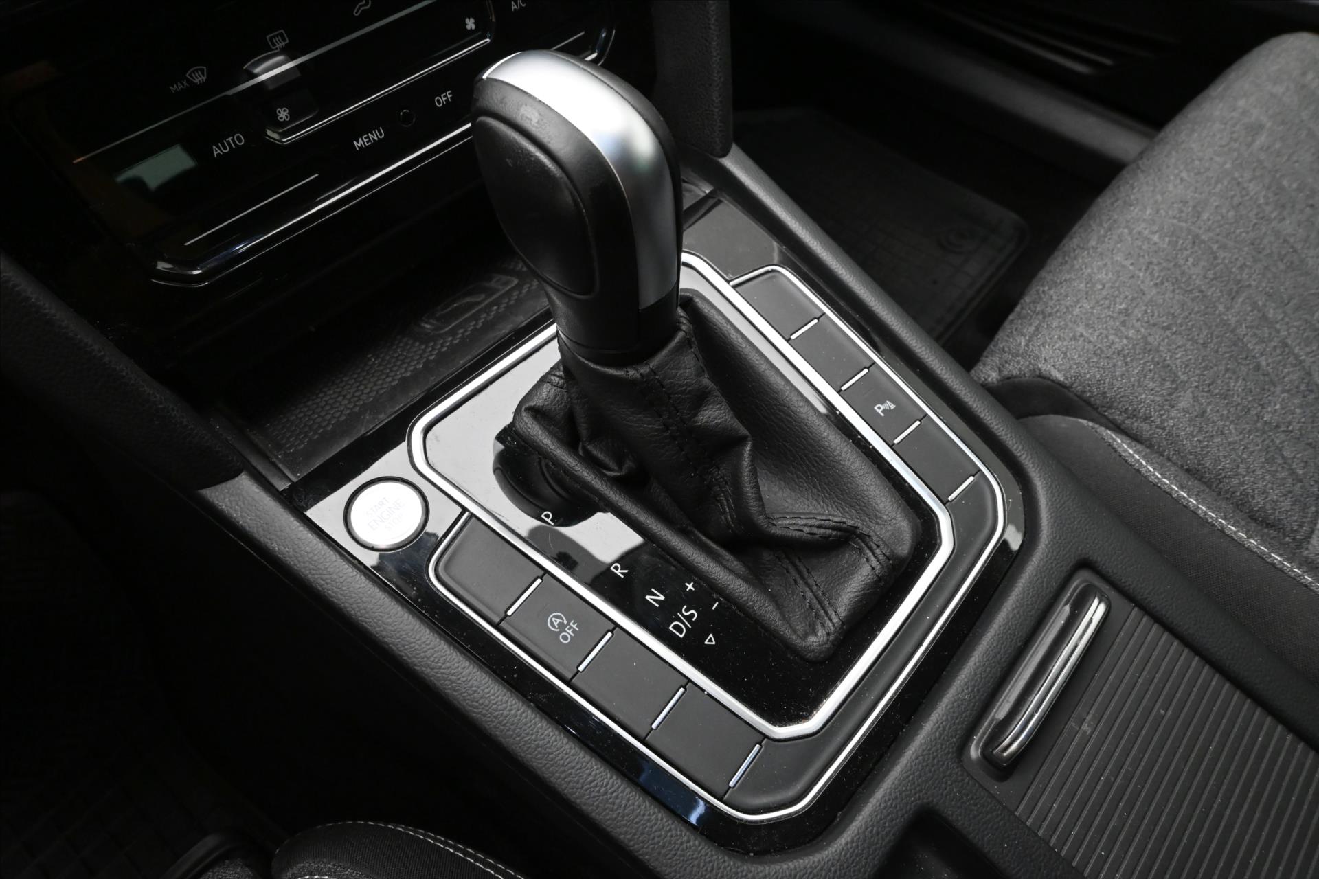 Hlavní fotografie vozu Volkswagen Passat 2,0 TDI 110kW DSG Business Záruka až 5 let (19)