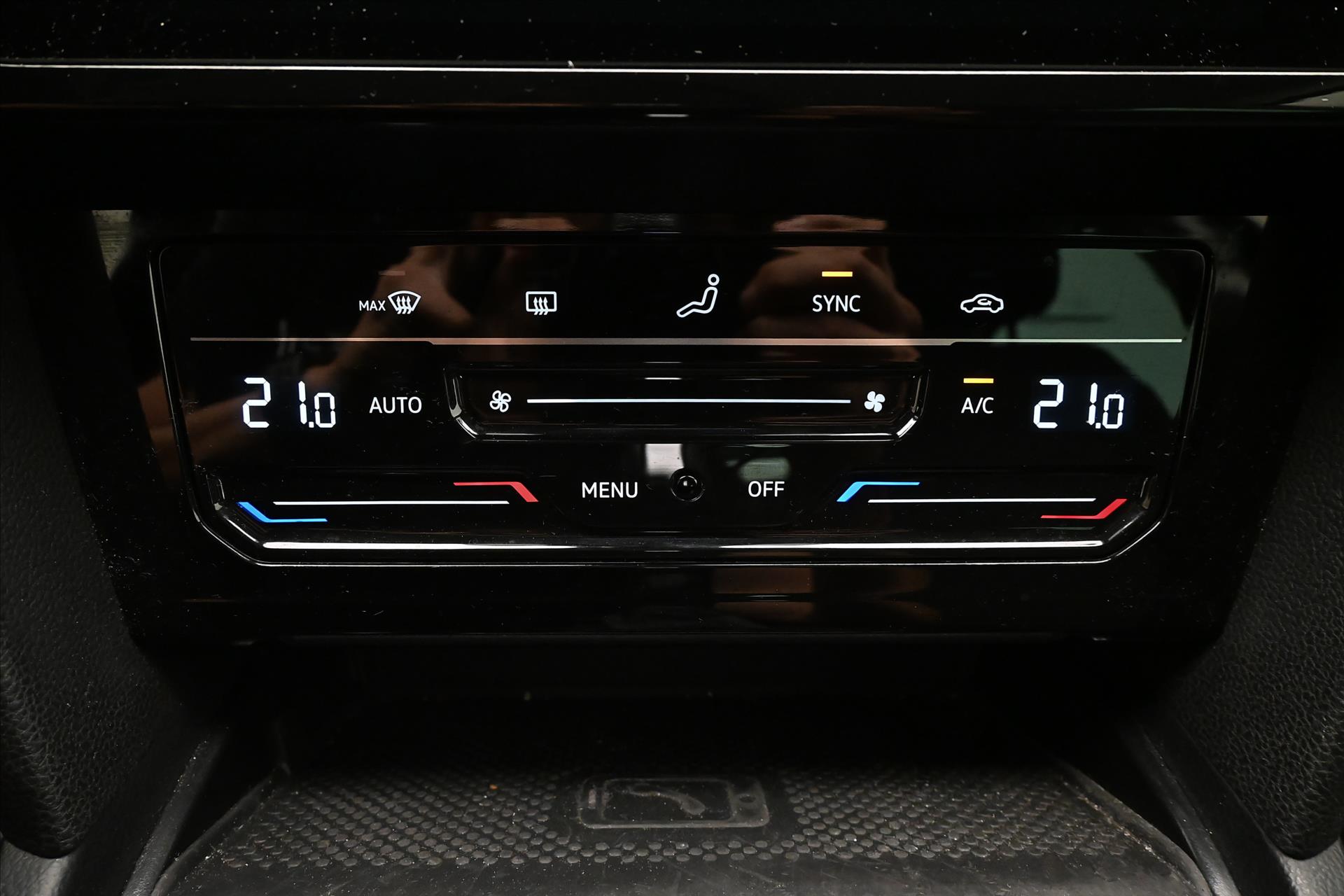 Hlavní fotografie vozu Volkswagen Passat Variant 2,0 TDI 110kW DSG Business Záruka až 5 let (18)