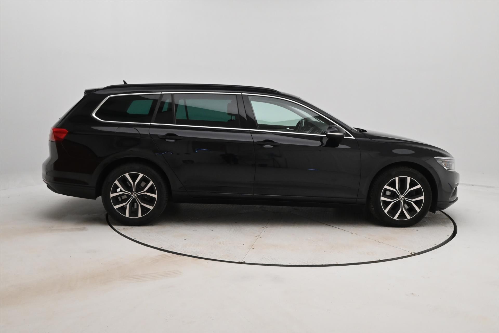 Hlavní fotografie vozu Volkswagen Passat Variant 2,0 TDI 110kW DSG Business Záruka až 5 let (4)