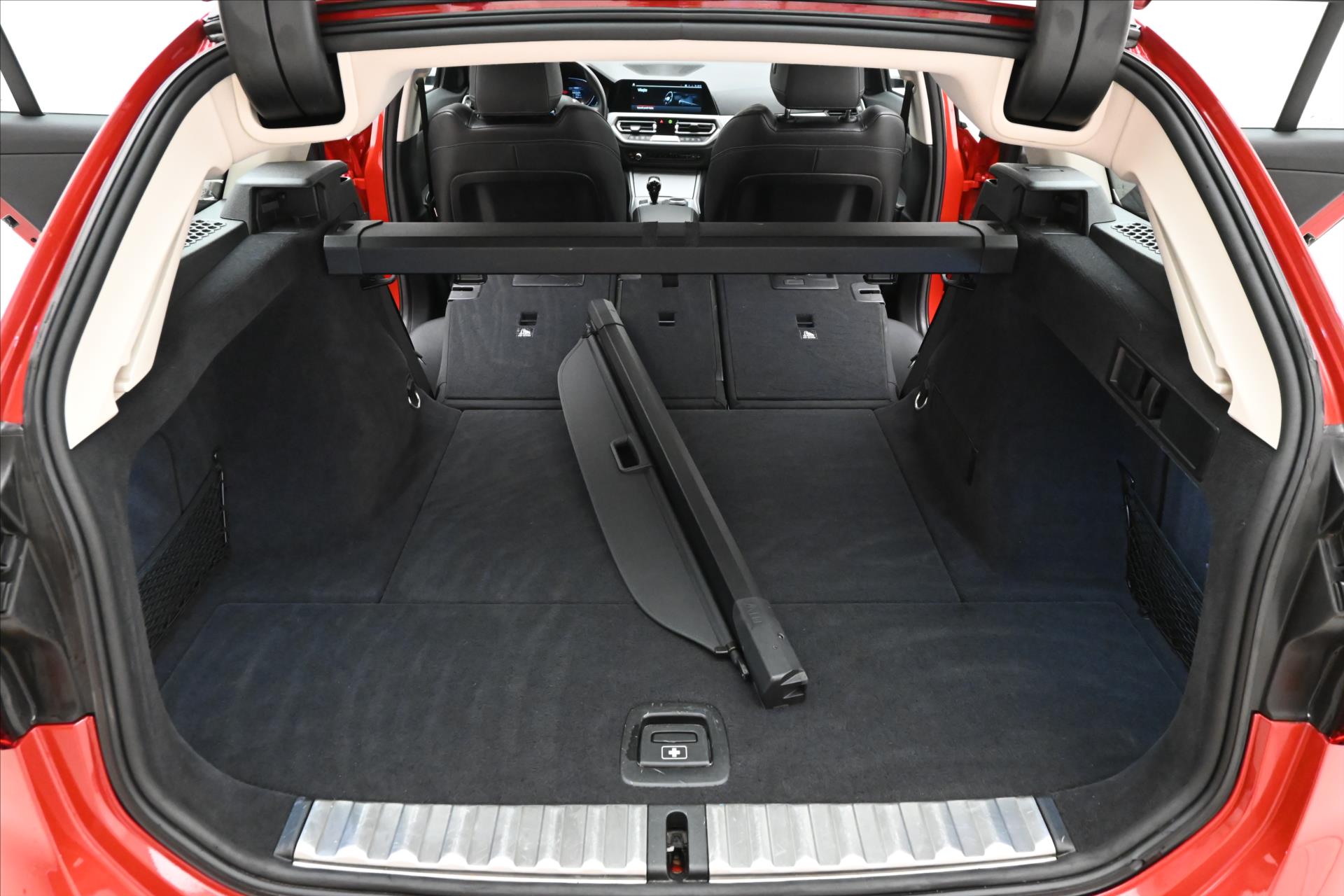Hlavní fotografie vozu BMW Řada 3 2,0 320d 140 kW Steptronic Záruka a 5 let (11)