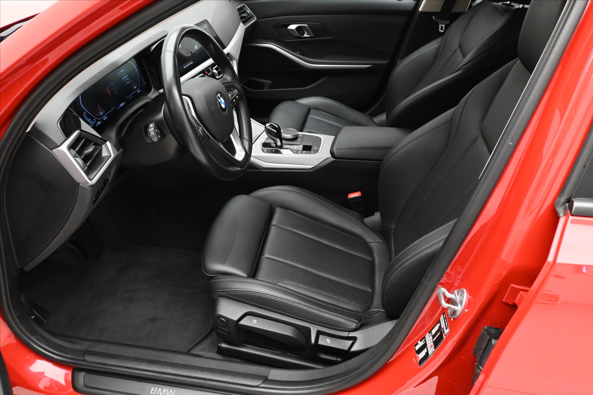 Hlavní fotografie vozu BMW Řada 3 2,0 320d 140 kW Steptronic Záruka a 5 let (13)