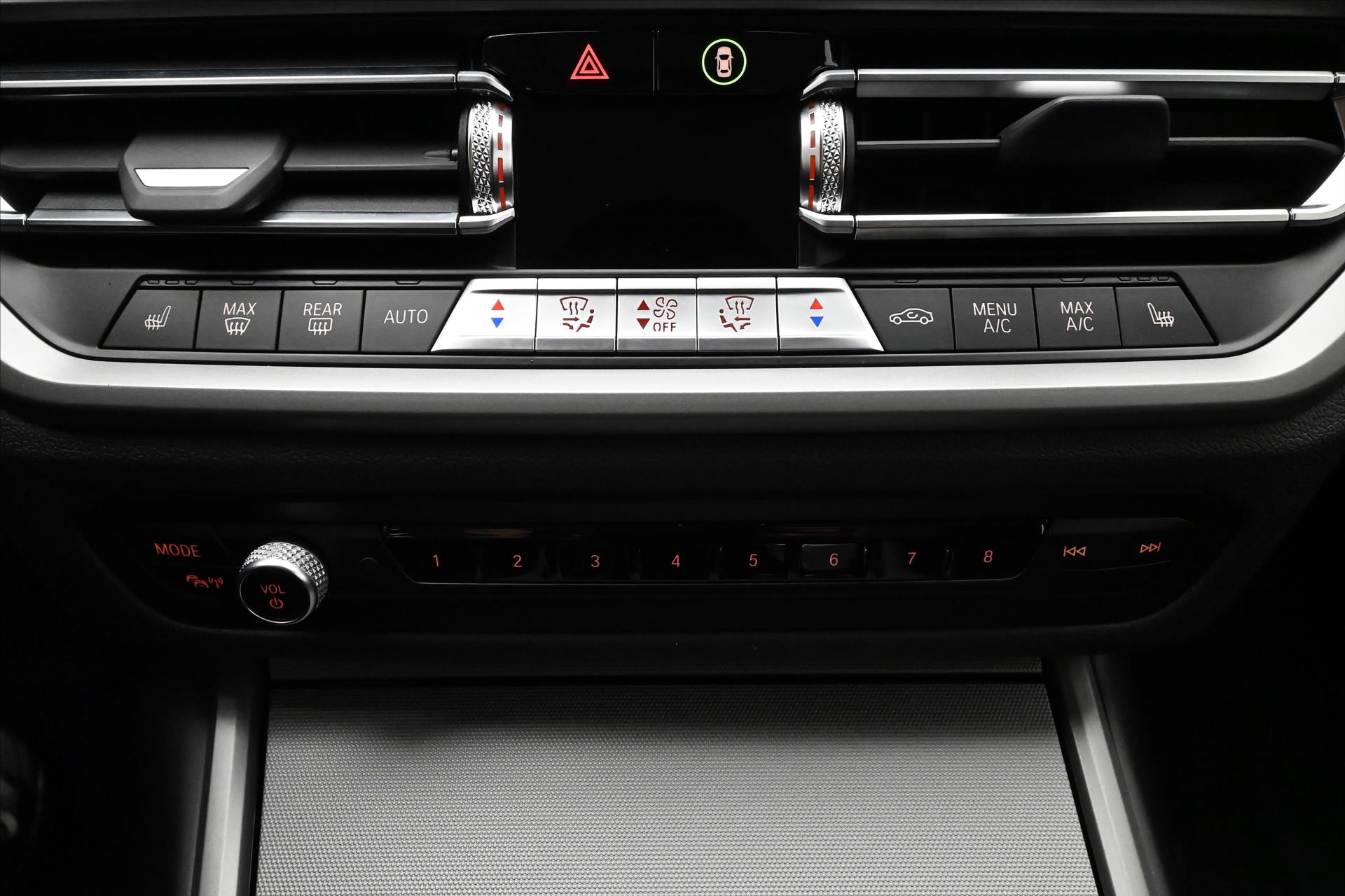 Hlavní fotografie vozu BMW Řada 3 2,0 320d 140 kW Steptronic Záruka a 5 let (21)