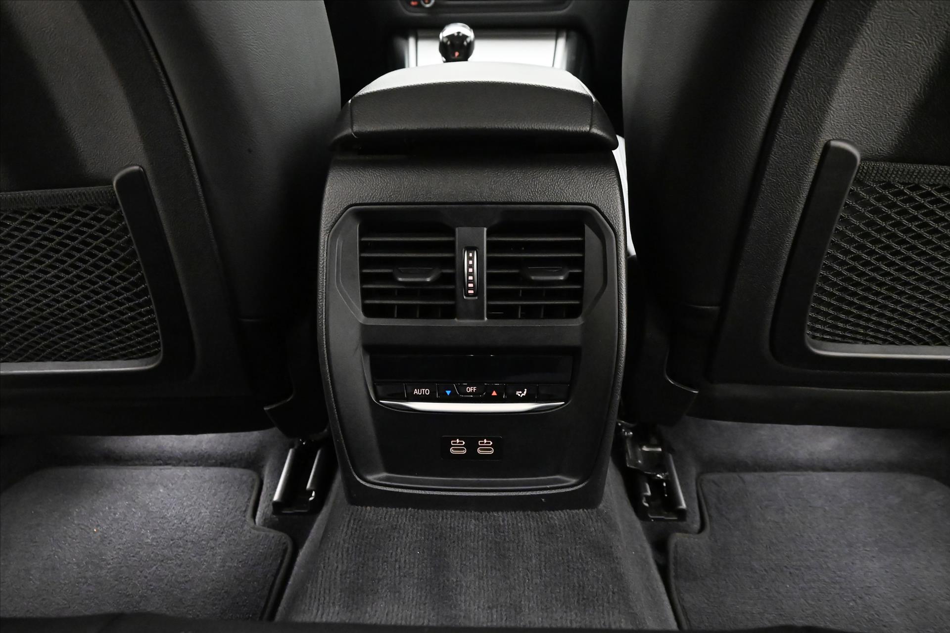 Hlavní fotografie vozu BMW Řada 3 2,0 320d 140 kW Steptronic Záruka a 5 let (22)