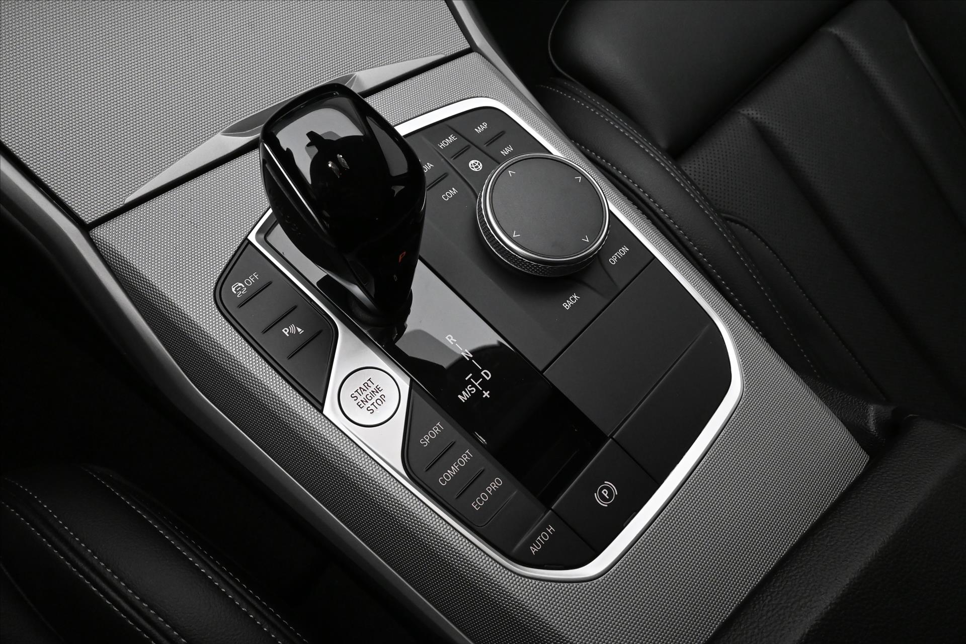 Hlavní fotografie vozu BMW Řada 3 2,0 320d 140 kW Steptronic Záruka a 5 let (23)
