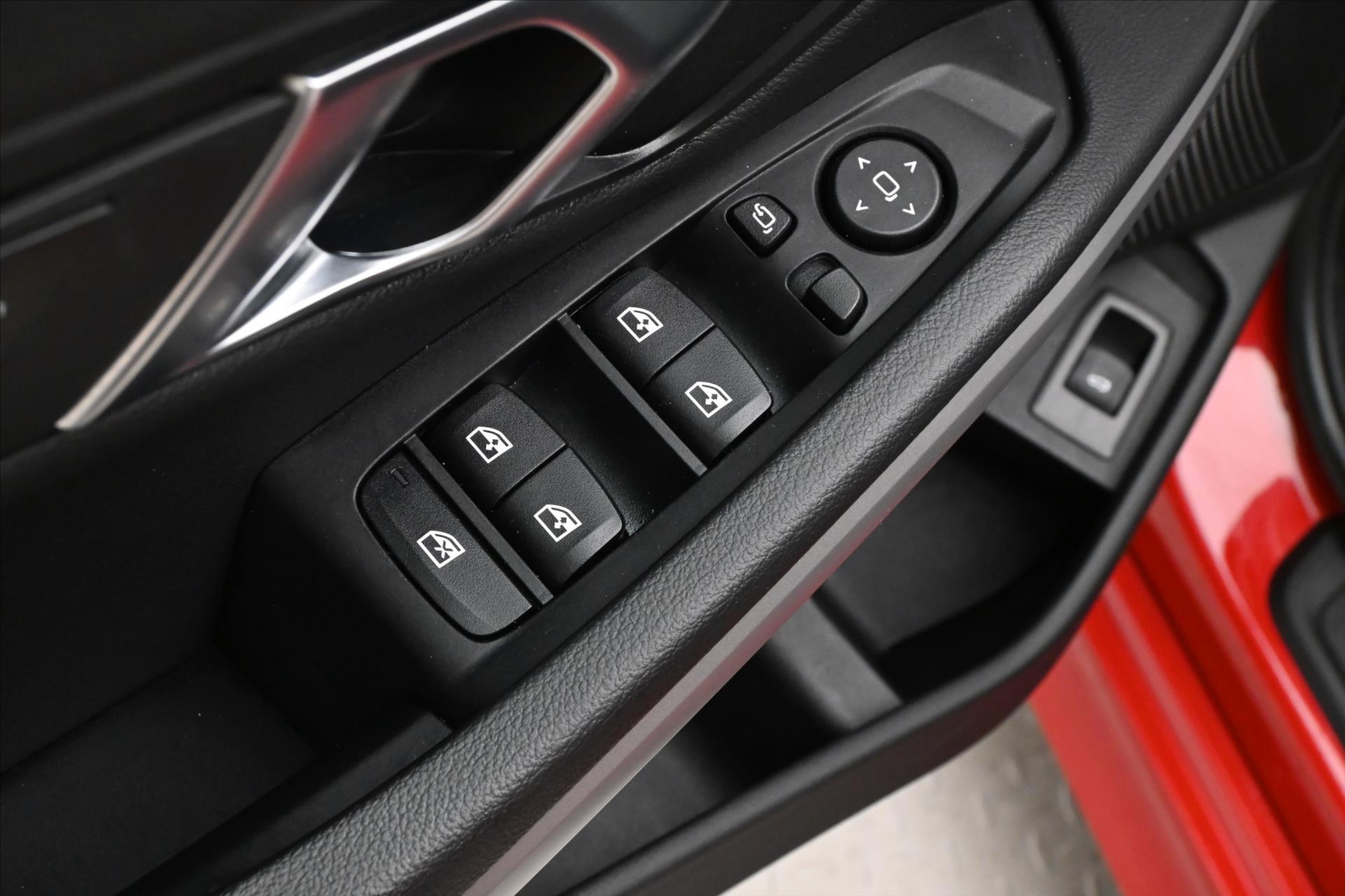 Hlavní fotografie vozu BMW Řada 3 2,0 320d 140 kW Steptronic Záruka a 5 let (26)