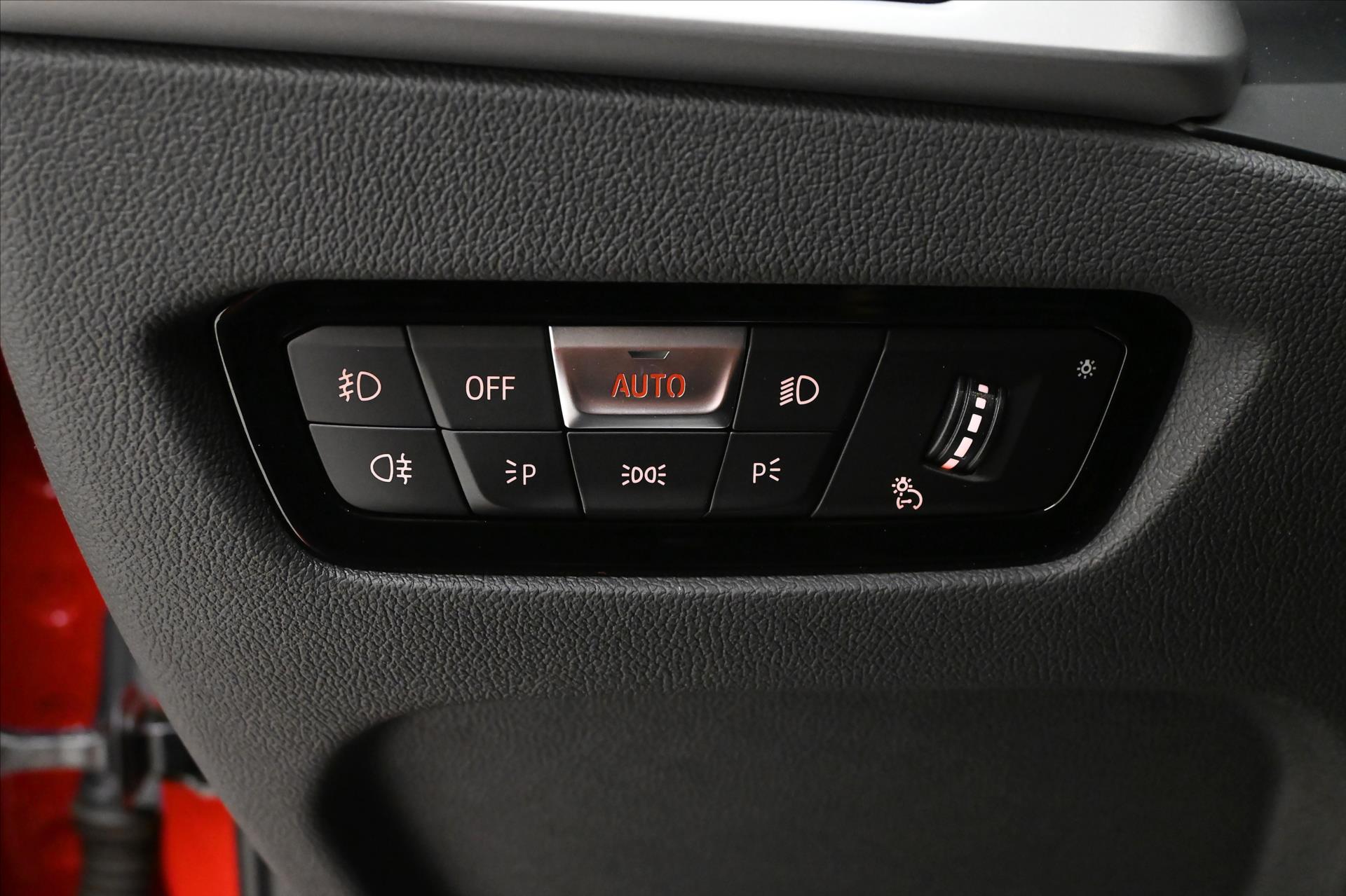 Hlavní fotografie vozu BMW Řada 3 2,0 320d 140 kW Steptronic Záruka a 5 let (27)