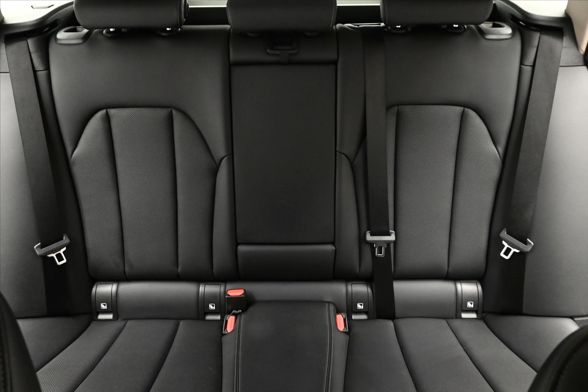 Hlavní fotografie vozu BMW Řada 3 2,0 320d 140 kW Steptronic Záruka a 5 let (29)