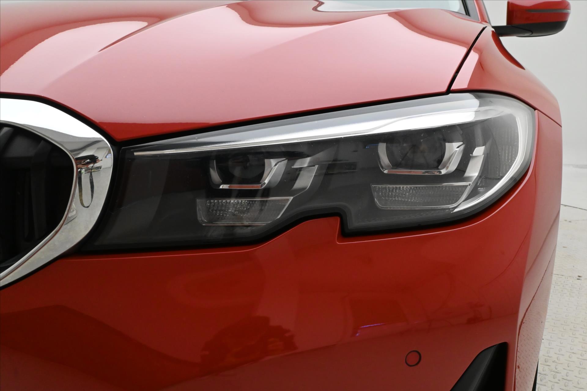 Hlavní fotografie vozu BMW Řada 3 2,0 320d 140 kW Steptronic Záruka a 5 let (30)