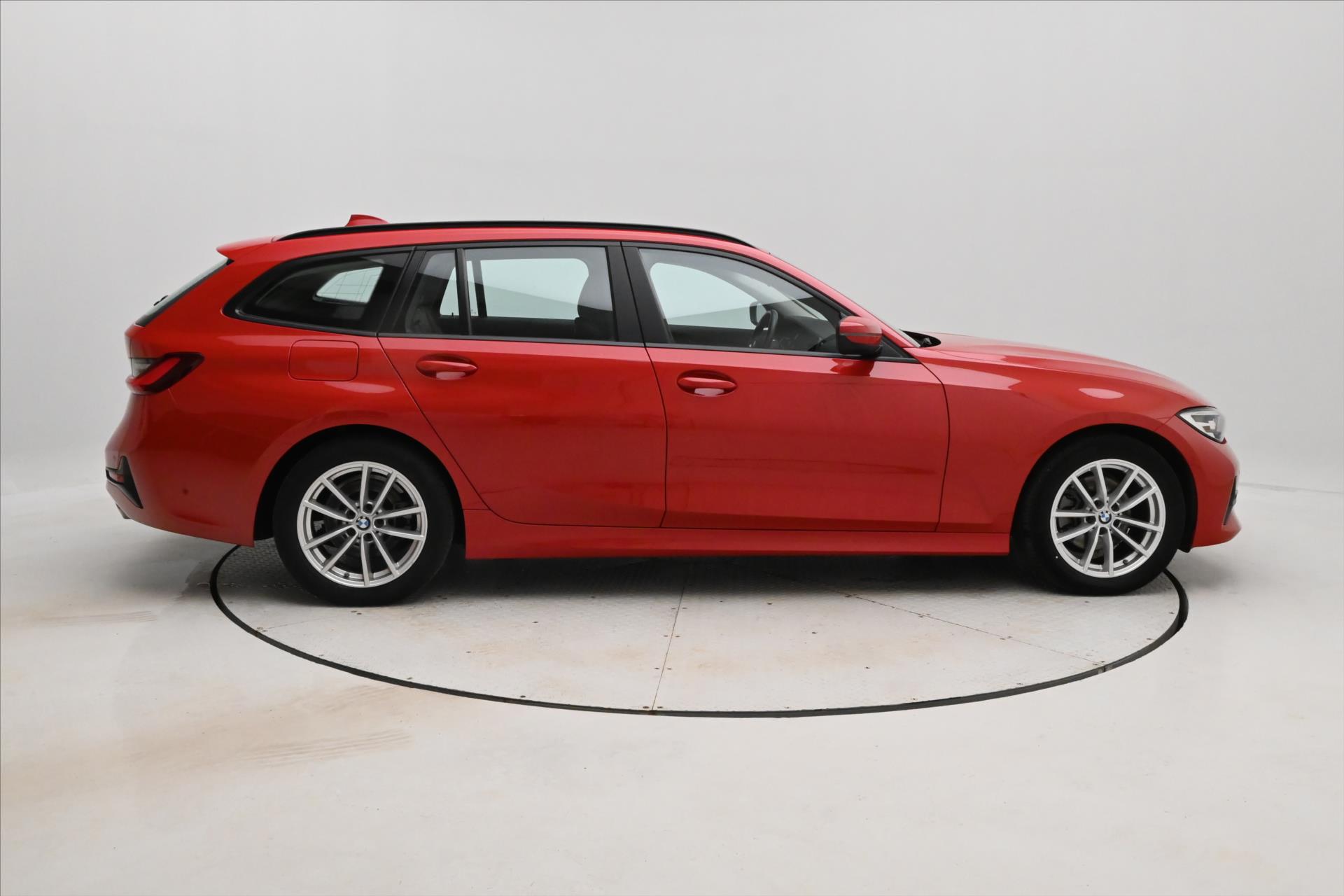 Hlavní fotografie vozu BMW Řada 3 2,0 320d 140 kW Steptronic Záruka a 5 let (4)