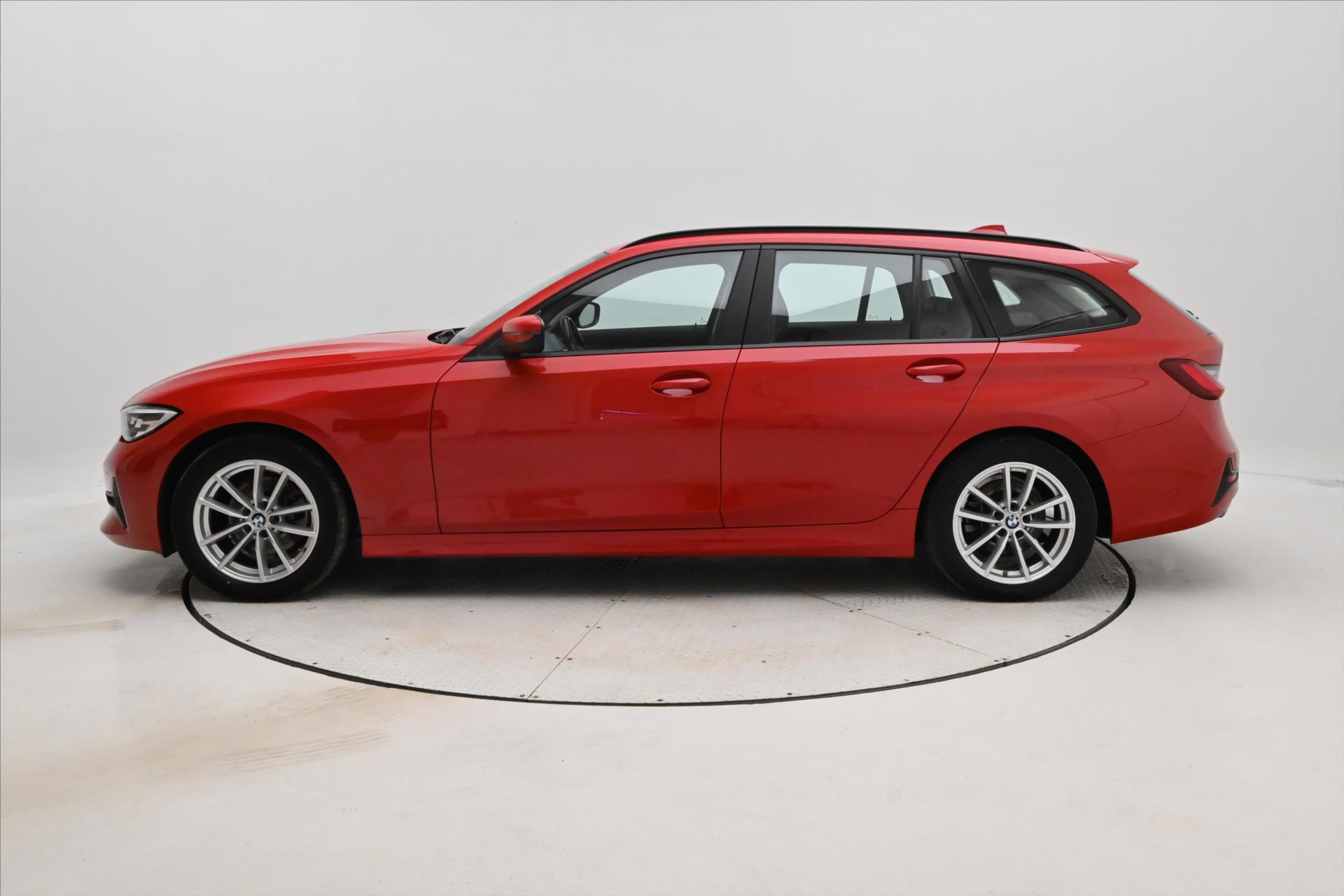 Hlavní fotografie vozu BMW Řada 3 2,0 320d 140 kW Steptronic Záruka a 5 let (8)