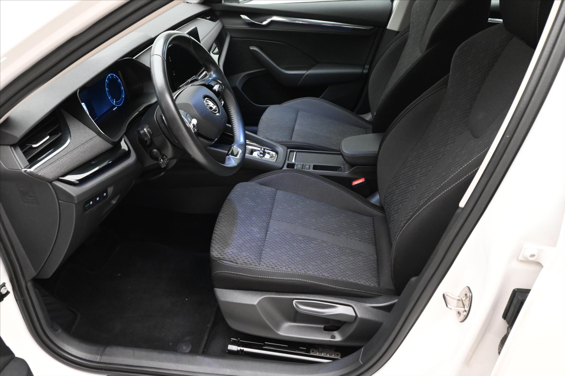 Hlavní fotografie vozu Škoda Octavia 2,0 TDI 110KW DSG STYLE Záruka až 5 let (13)