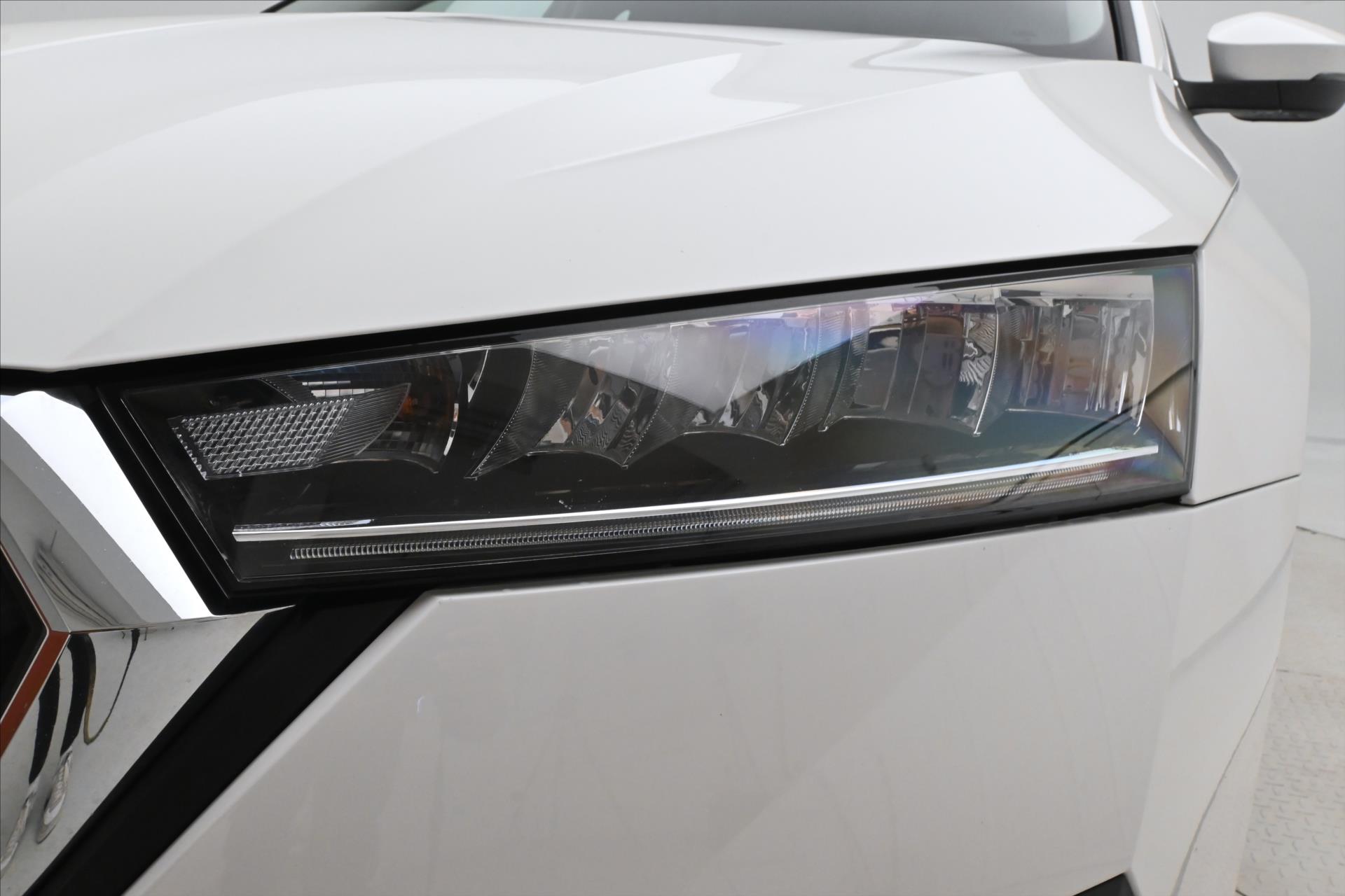 Hlavní fotografie vozu Škoda Octavia 2,0 TDI 110KW DSG STYLE Záruka až 5 let (32)