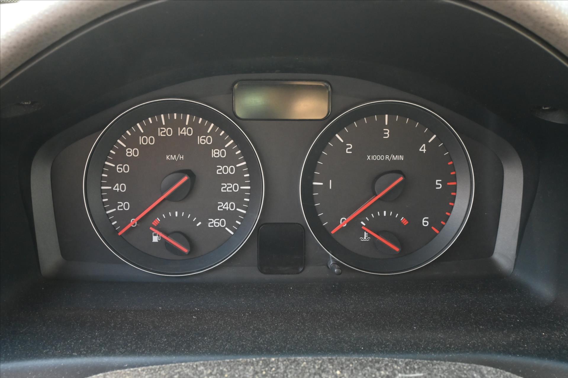 Hlavní fotografie vozu Volvo V50 2,0 100kW pojízdné platná STK na ND (4)