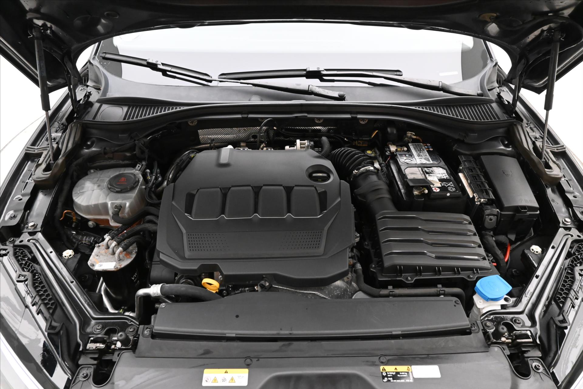 Hlavní fotografie vozu Škoda Superb 2,0 TDI 147 kW DSG STYLE Záruka až 5 let (9)