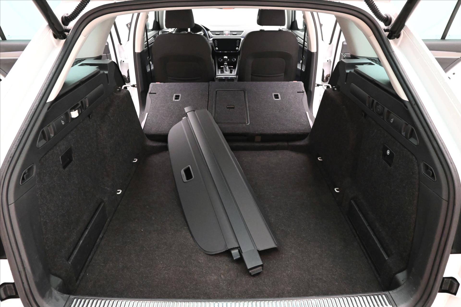 Hlavní fotografie vozu Škoda Superb 2,0 SCOUT TDI 140kW DSG 4x4 Záruka až 5 let (11)