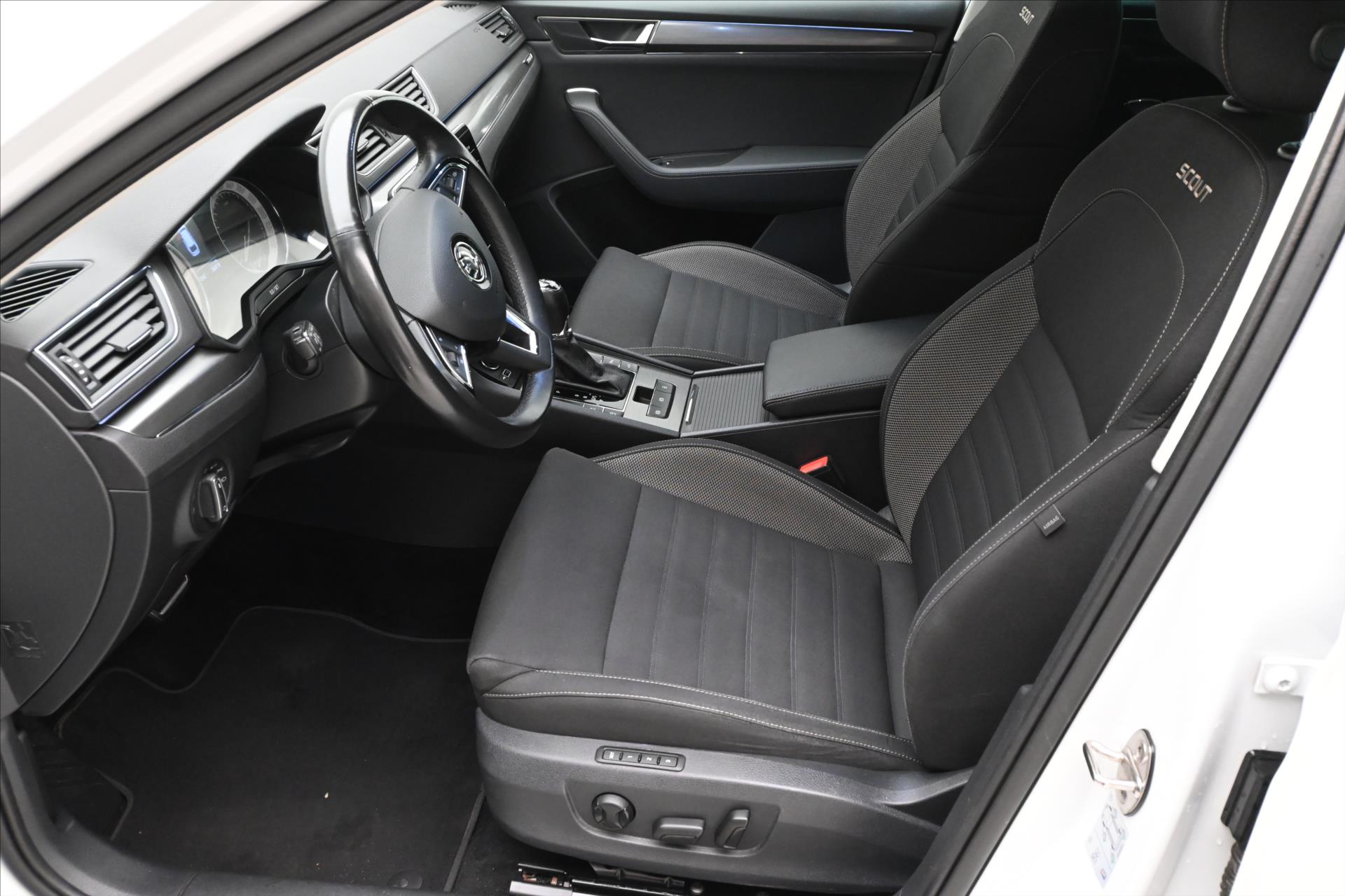 Hlavní fotografie vozu Škoda Superb 2,0 SCOUT TDI 140kW DSG 4x4 Záruka až 5 let (13)