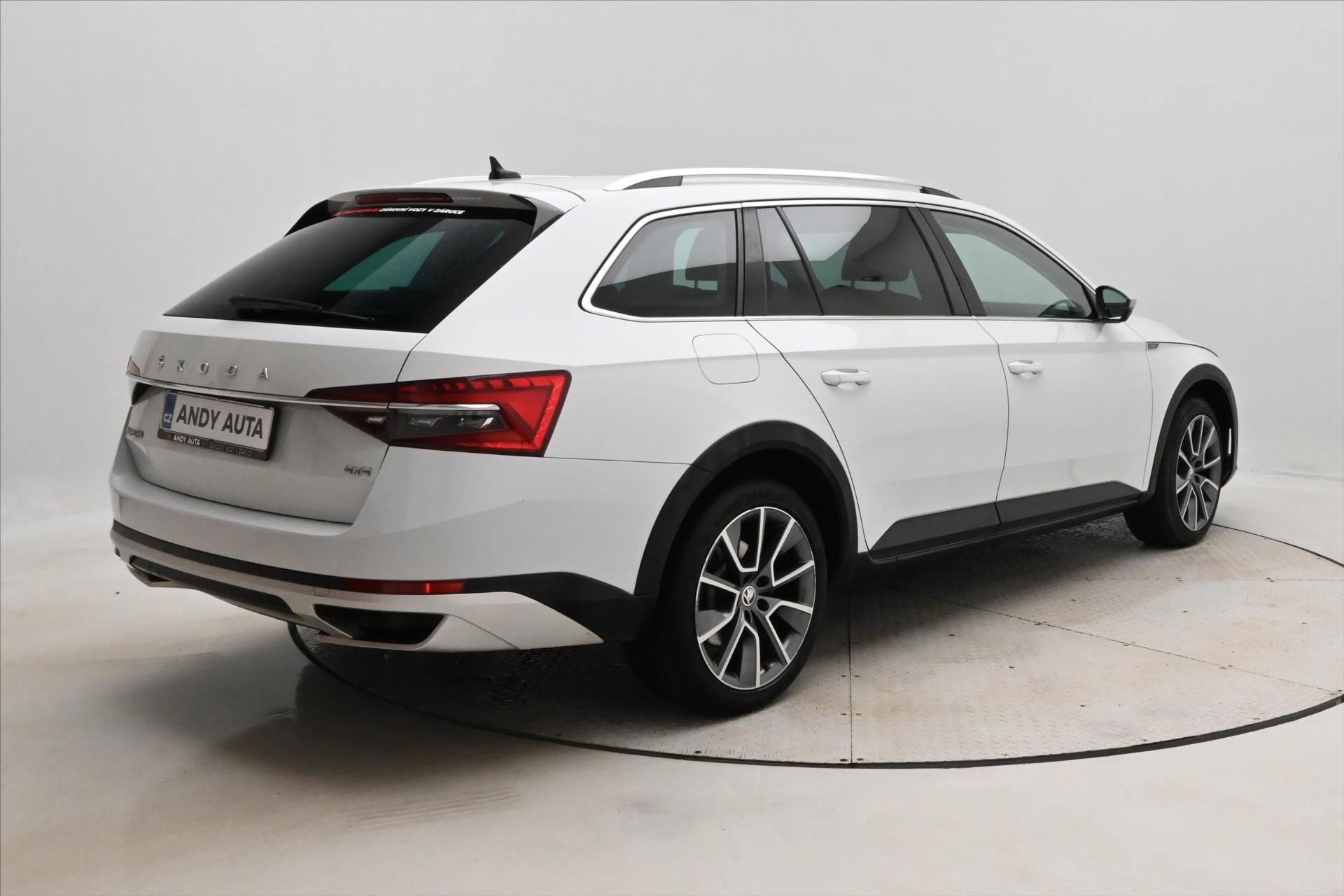 Hlavní fotografie vozu Škoda Superb 2,0 SCOUT TDI 140kW DSG 4x4 Záruka až 5 let (5)