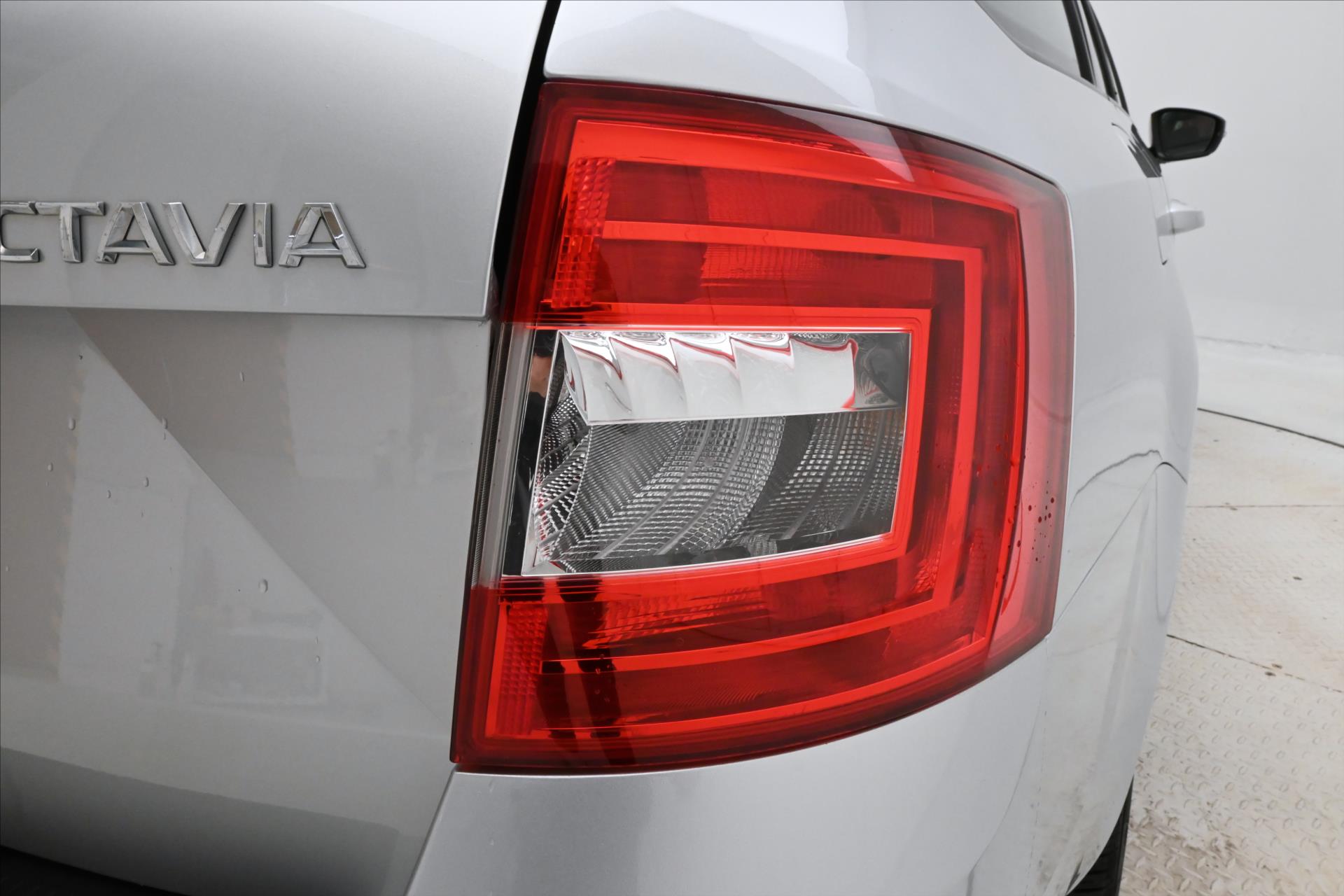 Hlavní fotografie vozu Škoda Octavia 1,6 TDI 77 kW DSG Ambition Záruka až 5 let (28)