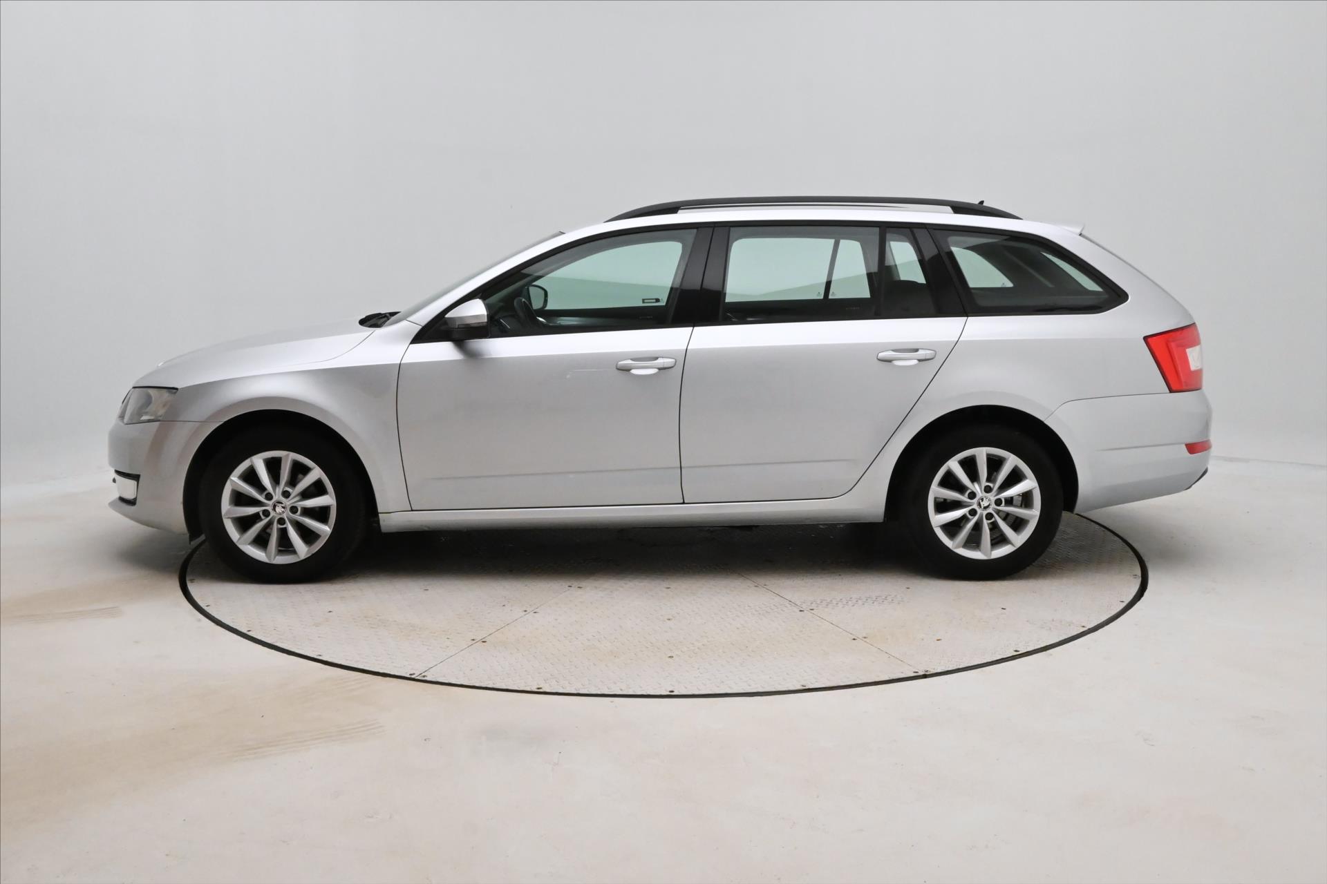 Hlavní fotografie vozu Škoda Octavia 1,6 TDI 77 kW DSG Ambition Záruka až 5 let (8)