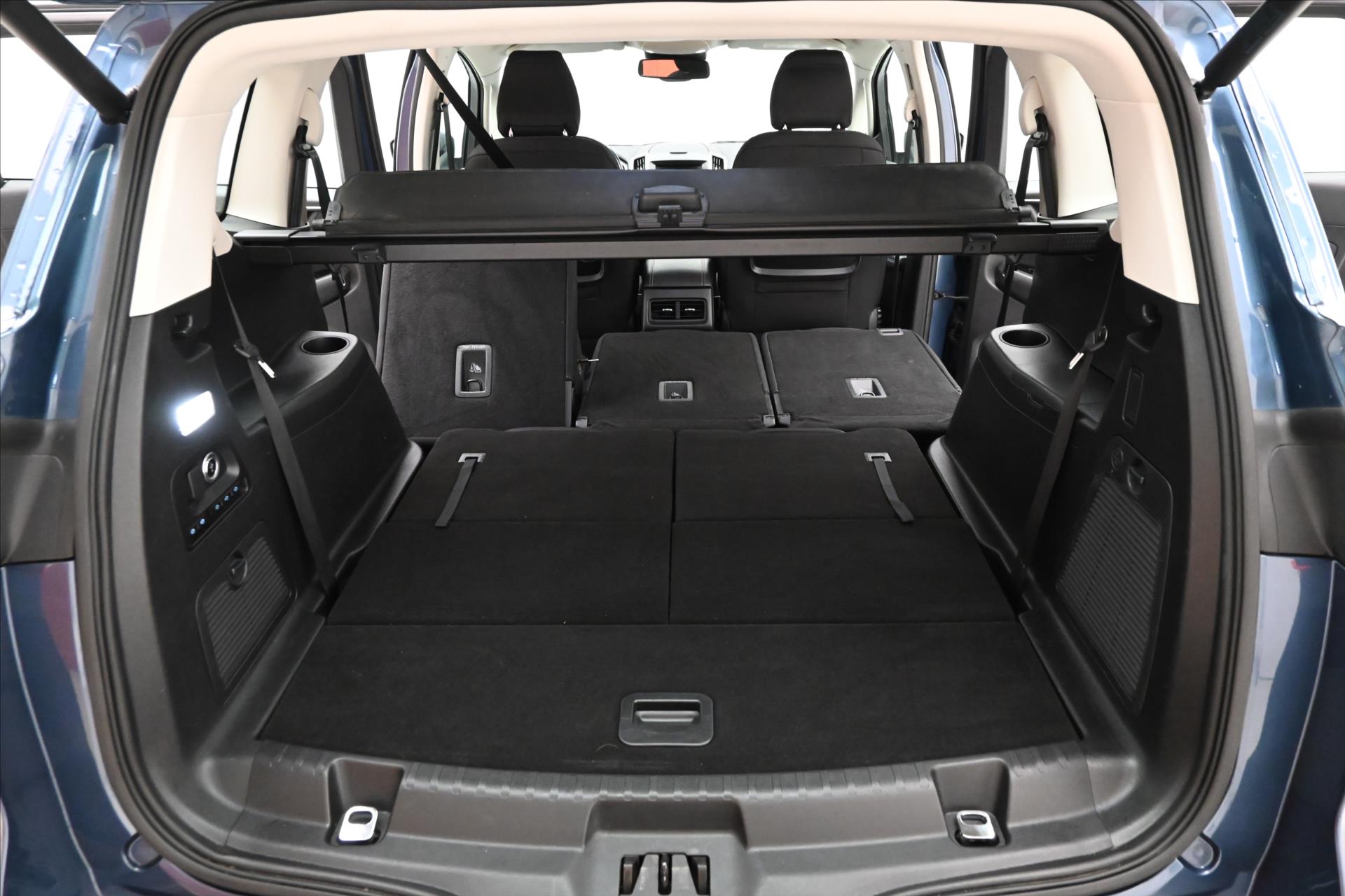 Hlavní fotografie vozu Ford S-MAX 2,0 EcoBLUE 140 kW AT8 7MÍST Záruka až 5 let (12)