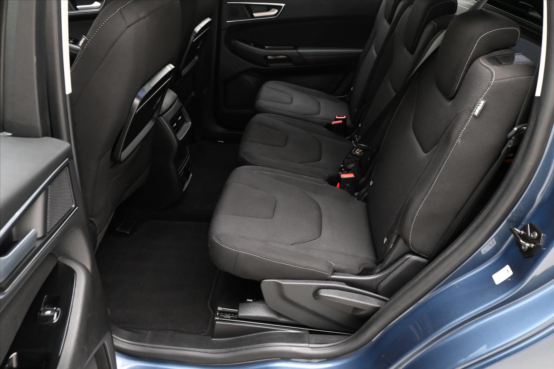 Hlavní fotografie vozu Ford S-MAX 2,0 EcoBLUE 140 kW AT8 7MÍST Záruka až 5 let (15)