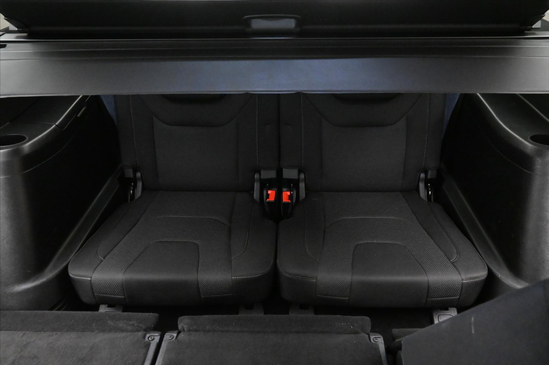 Hlavní fotografie vozu Ford S-MAX 2,0 EcoBLUE 140 kW AT8 7MÍST Záruka až 5 let (29)