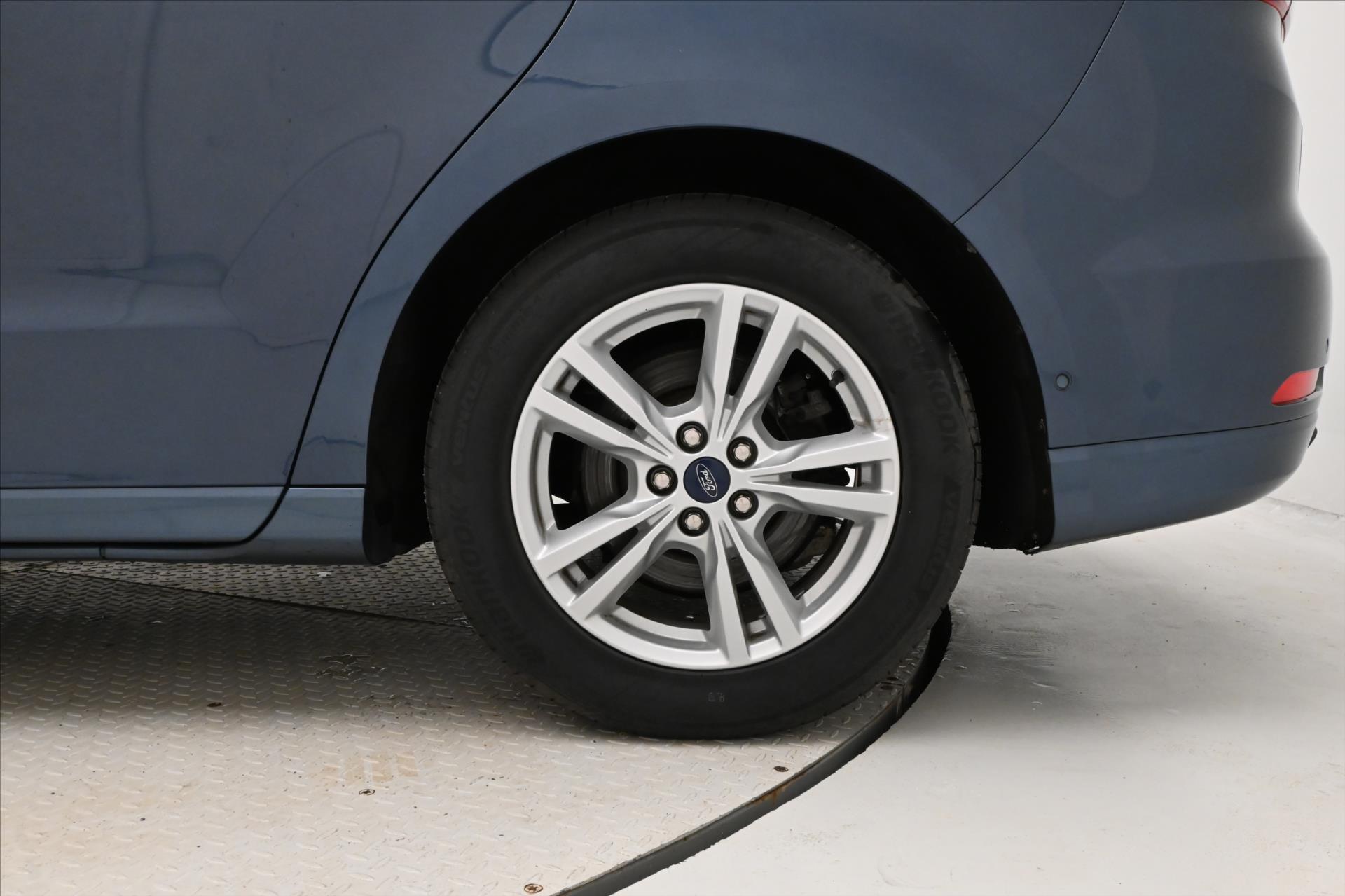 Hlavní fotografie vozu Ford S-MAX 2,0 EcoBLUE 140 kW AT8 7MÍST Záruka až 5 let (32)