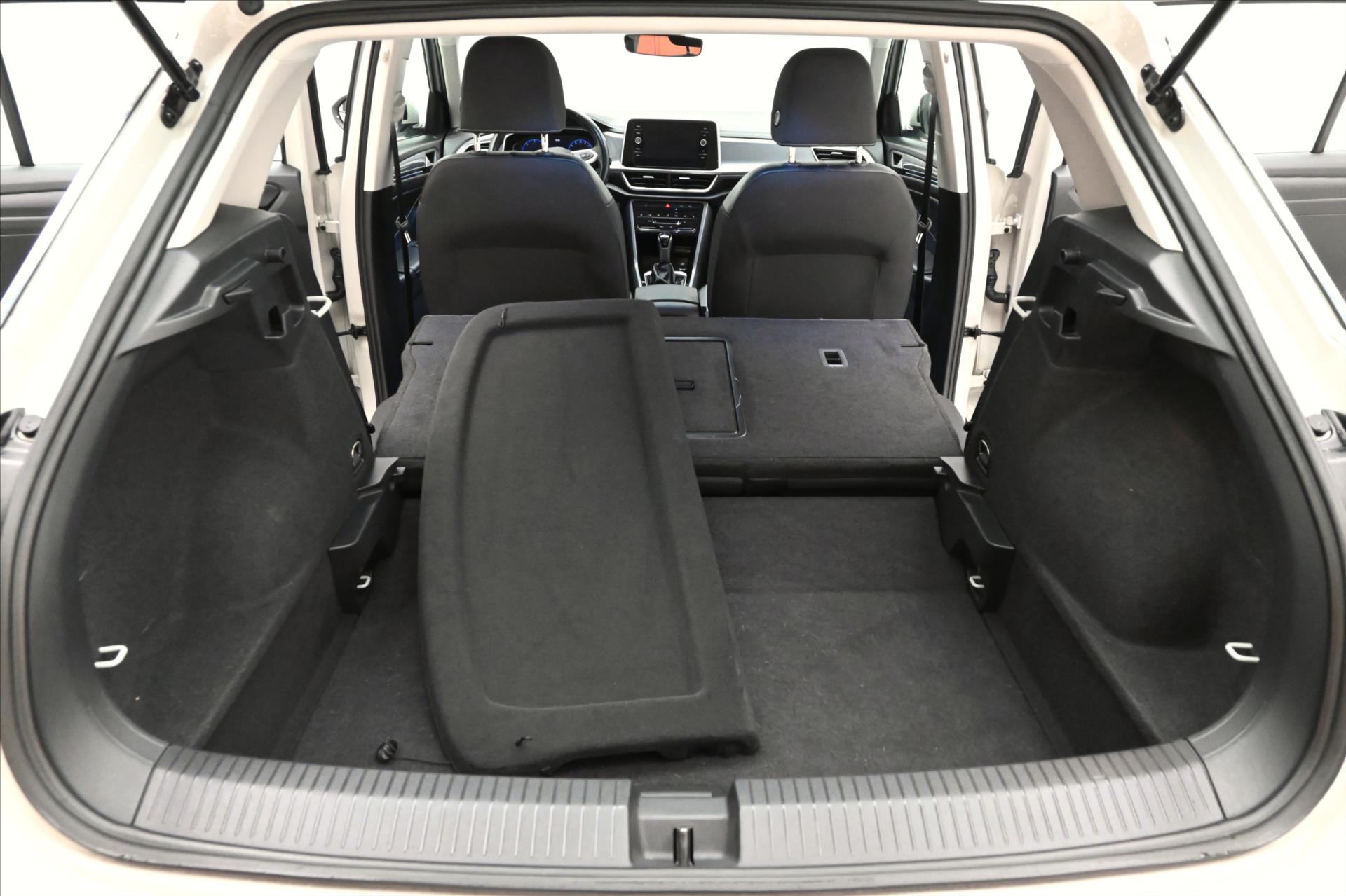 Hlavní fotografie vozu Volkswagen T-Roc 2,0 TDI 110 kW DSG STYLE Záruka až 5 let (11)