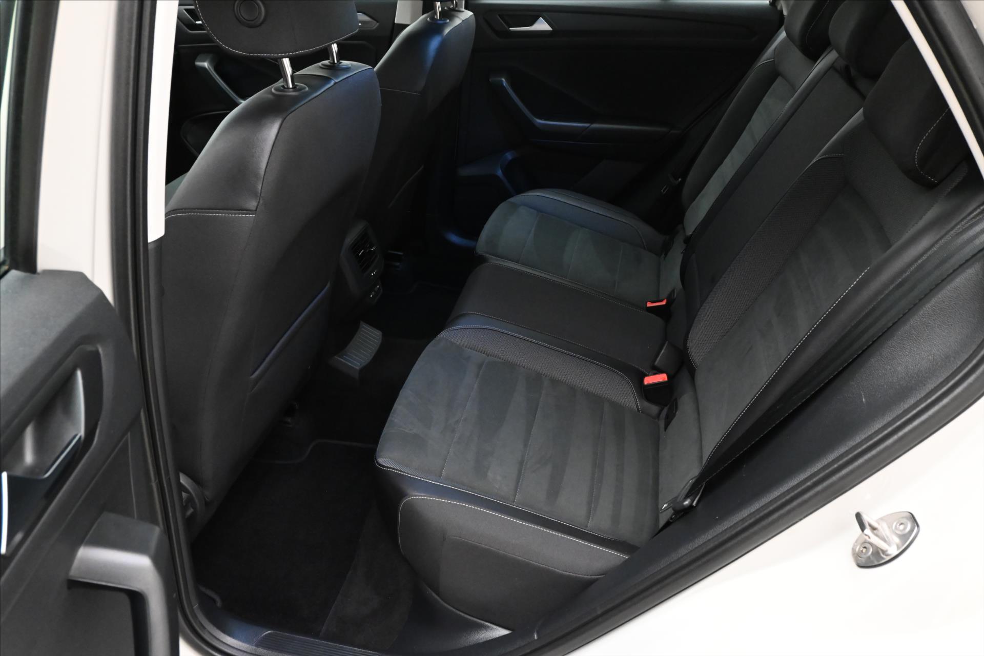 Hlavní fotografie vozu Volkswagen T-Roc 2,0 TDI 110 kW DSG STYLE Záruka až 5 let (14)