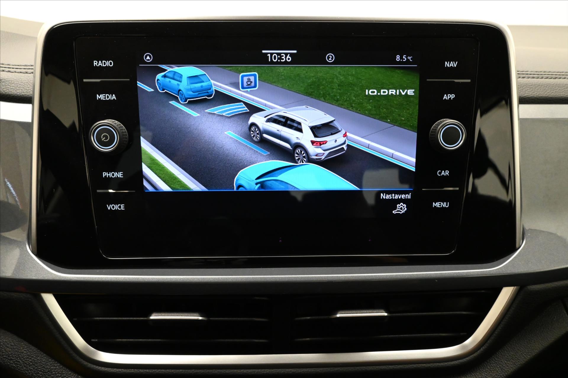 Hlavní fotografie vozu Volkswagen T-Roc 2,0 TDI 110 kW DSG STYLE Záruka až 5 let (19)