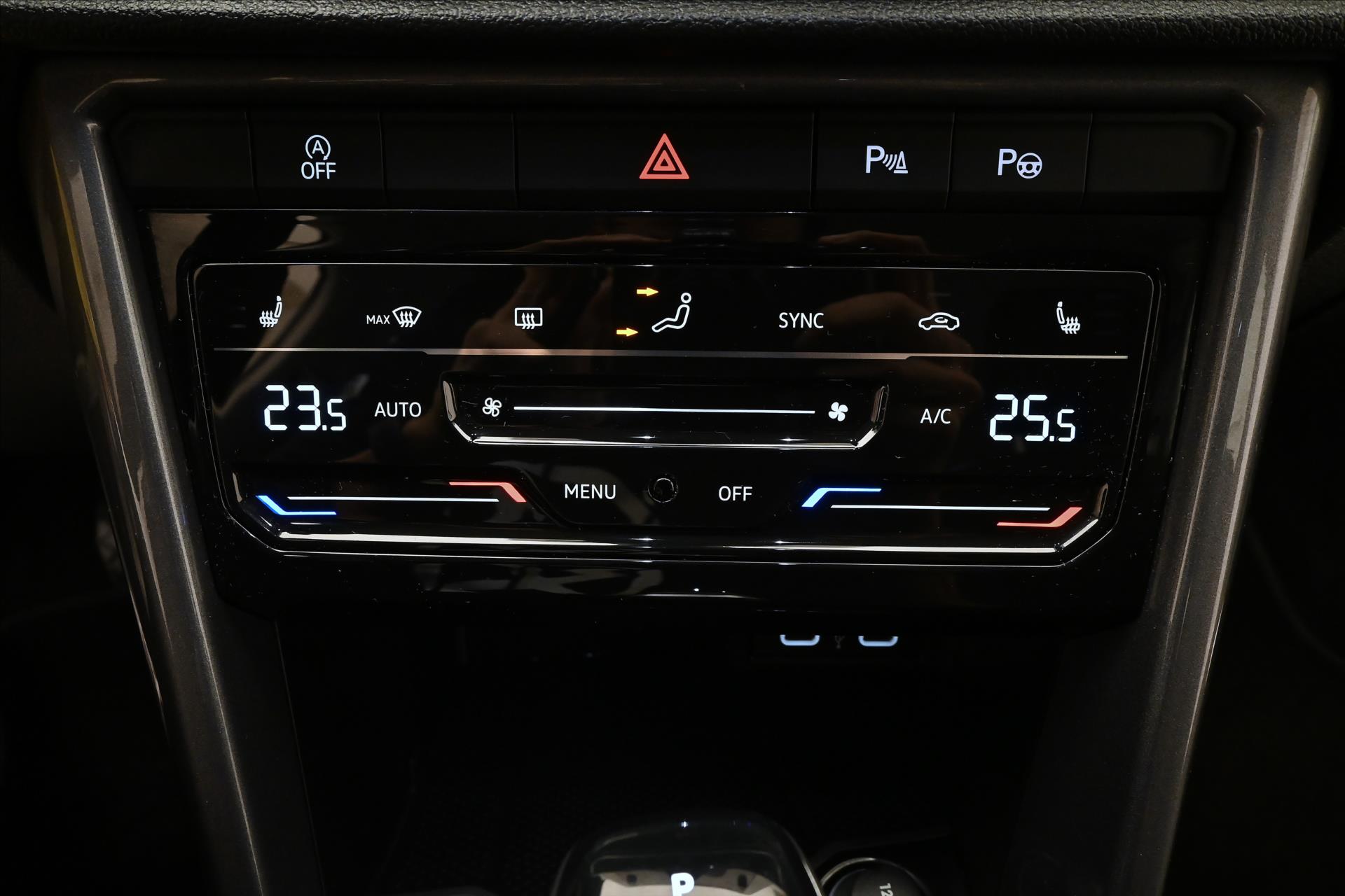 Hlavní fotografie vozu Volkswagen T-Roc 2,0 TDI 110 kW DSG STYLE Záruka až 5 let (20)