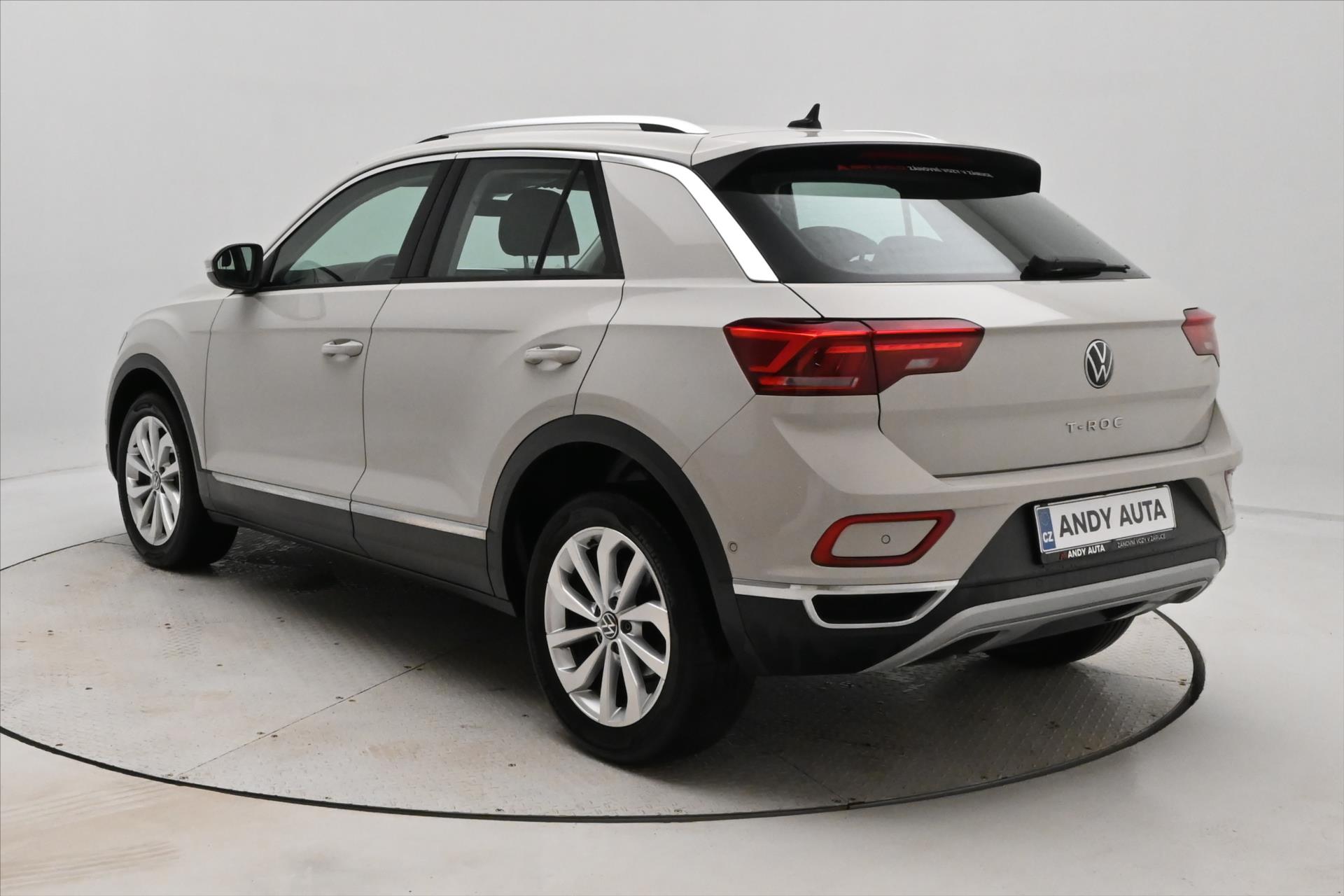Hlavní fotografie vozu Volkswagen T-Roc 2,0 TDI 110 kW DSG STYLE Záruka až 5 let (7)