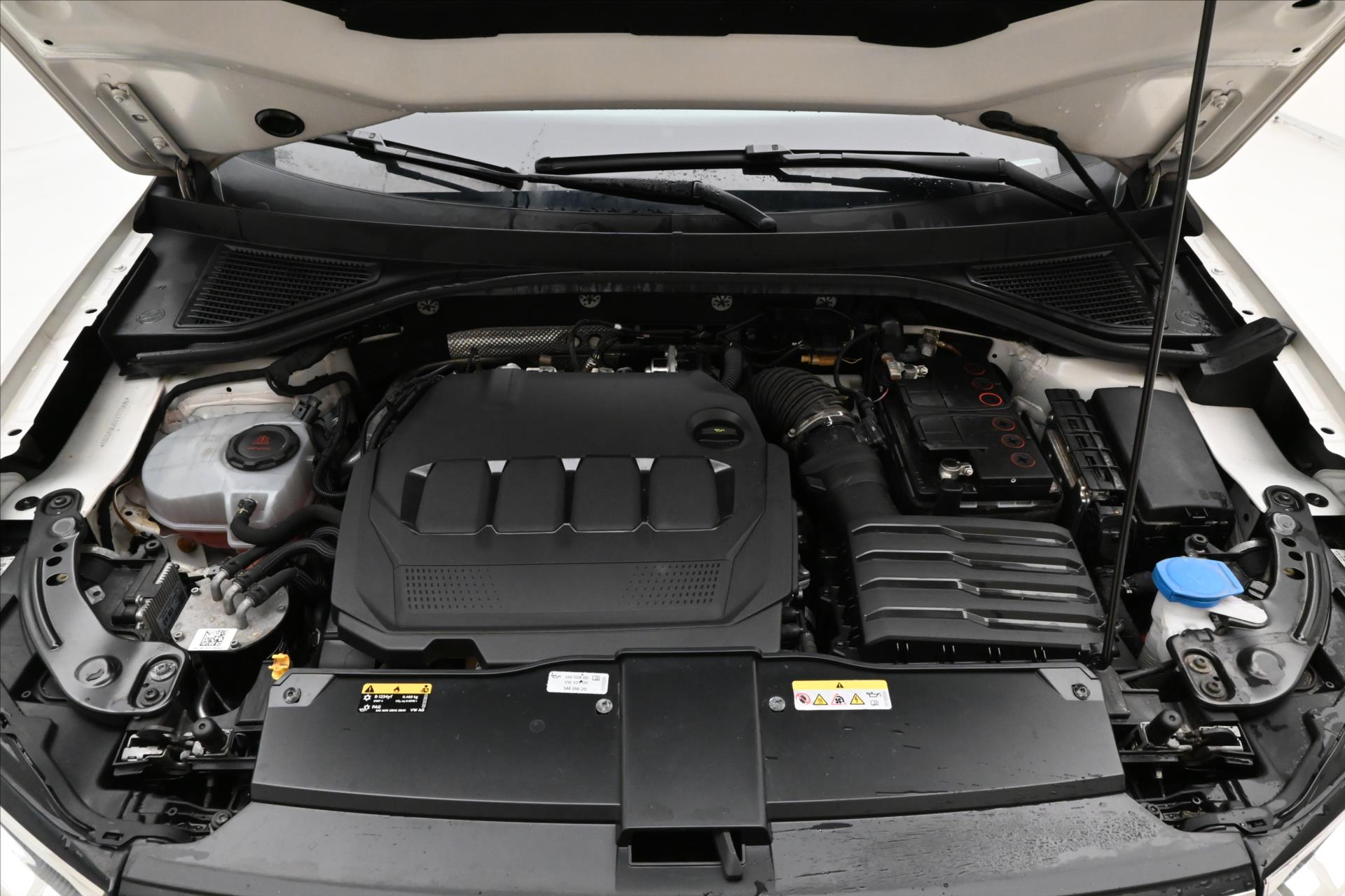 Hlavní fotografie vozu Volkswagen T-Roc 2,0 TDI 110 kW DSG STYLE Záruka až 5 let (9)