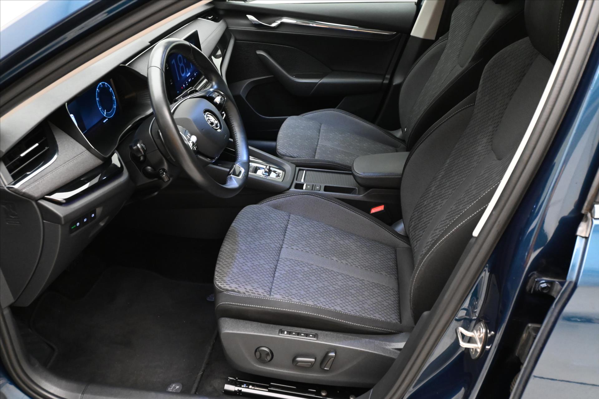 Hlavní fotografie vozu Škoda Octavia 2,0 TDI 110 kW DSG STYLE Záruka až 5 let (13)